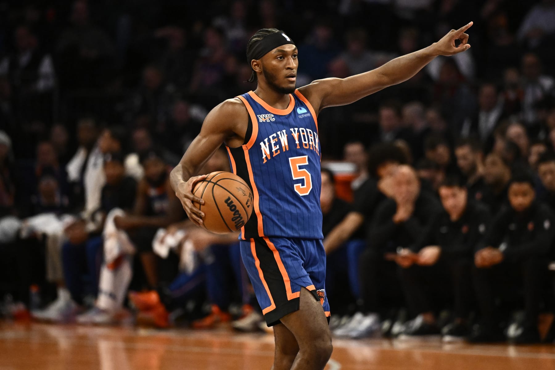 NEW YORK, NY - NOVEMBER 28: Immanuel Quickley #5 of the New York Knicks dribbles the ball during the game against the Charlotte Hornets during the In-Season Tournament on November 28, 2023 at Madison Square Garden in New York City, New York.  NOTE TO USER: User expressly acknowledges and agrees that, by downloading and or using this photograph, User is consenting to the terms and conditions of the Getty Images License Agreement. Mandatory Copyright Notice: Copyright 2023 NBAE  (Photo by David Dow/NBAE via Getty Images)