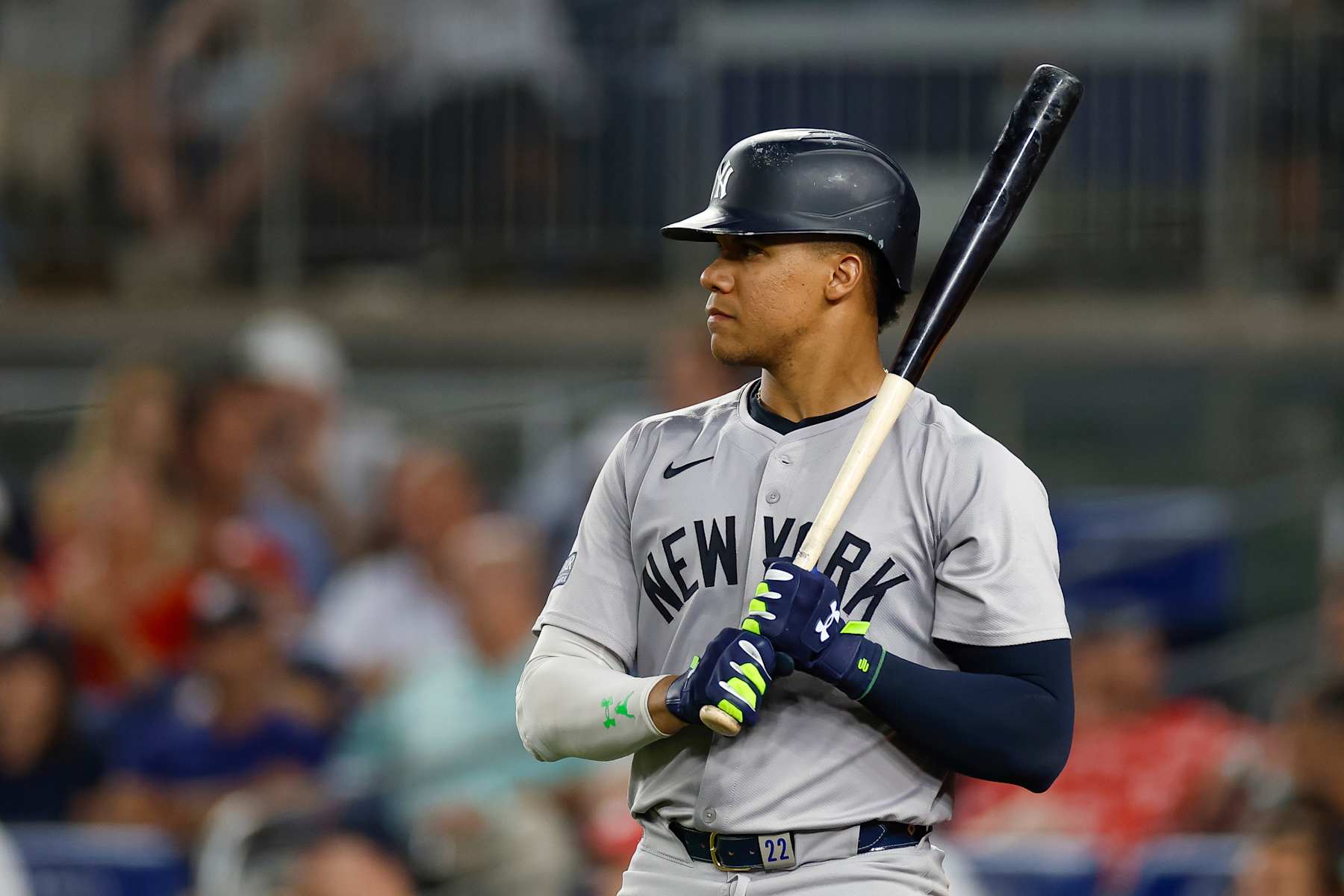 WASHINGTON, DC - AUGUST 27: Juan Soto #22 of the New York Yankees on deck in the ninth inning during a game against the Washington Nationals at Nationals Park on August 27, 2024 in Washington, DC. (Photo by Brandon Sloter/Image Of Sport/Getty Images)