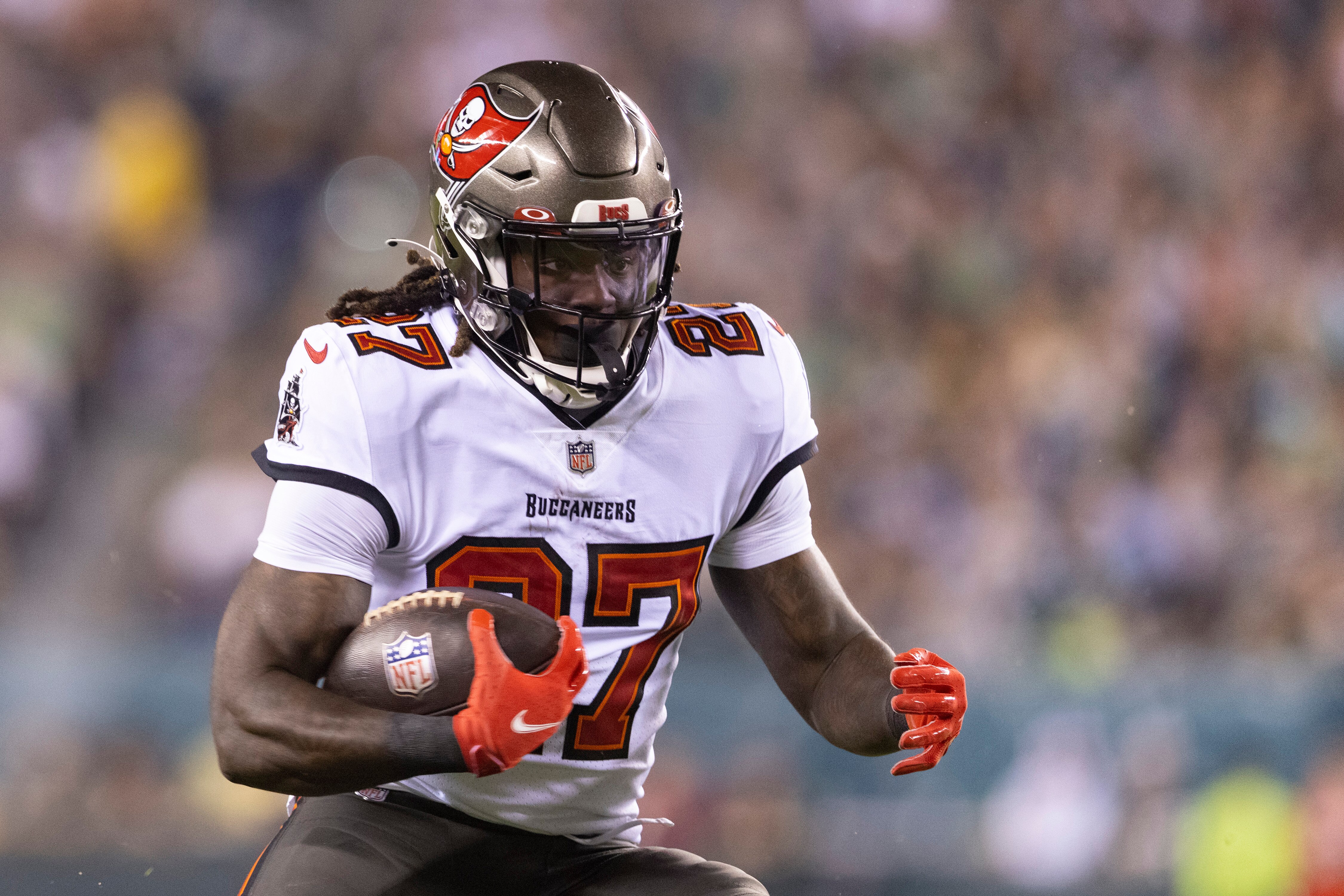 PHILADELPHIA, PA - OCTOBER 14: Ronald Jones II #27 of the Tampa Bay Buccaneers runs the ball against the Philadelphia Eagles at Lincoln Financial Field on October 14, 2021 in Philadelphia, Pennsylvania. (Photo by Mitchell Leff/Getty Images)