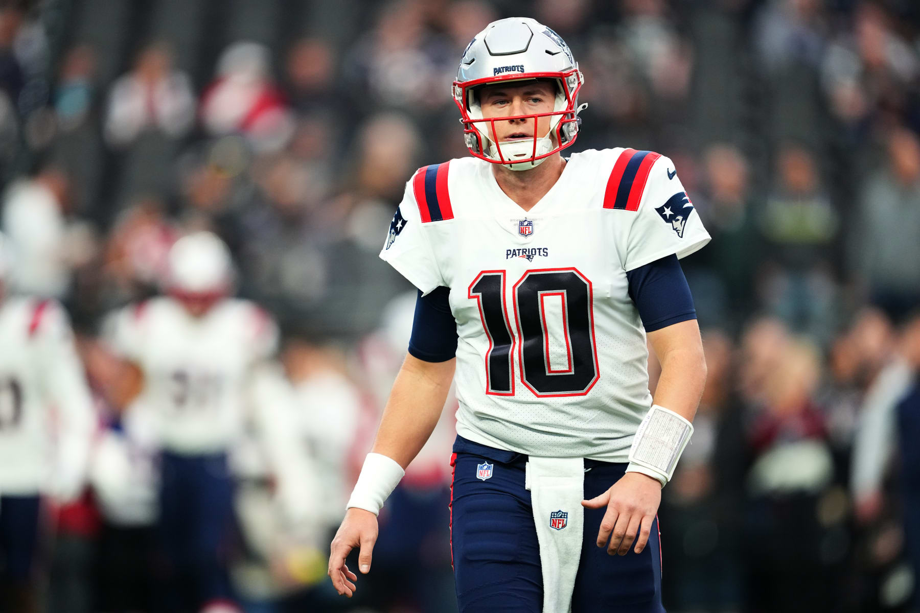 LAS VEGAS, NEVADA - DECEMBER 18: Mac Jones #10 of the New England Patriots warms up before a game against the Las Vegas Raiders at Allegiant Stadium on December 18, 2022 in Las Vegas, Nevada. (Photo by Chris Unger/Getty Images)