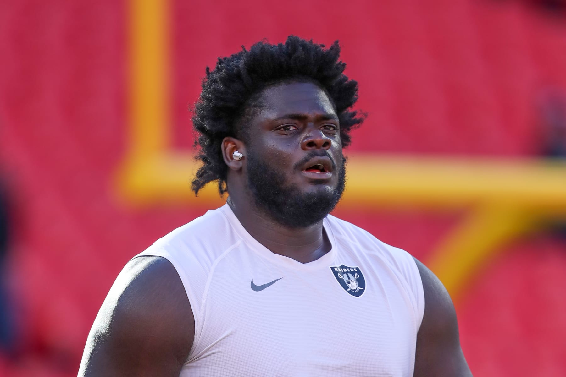 KANSAS CITY, MO - DECEMBER 12: Las Vegas Raiders guard Alex Leatherwood (70) before an NFL game between the Las Vegas Raiders and Kansas City Chiefs on Dec 12, 2021 at GEHA Field at Arrowhead Stadium in Kansas City, MO. (Photo by Scott Winters/Icon Sportswire via Getty Images)