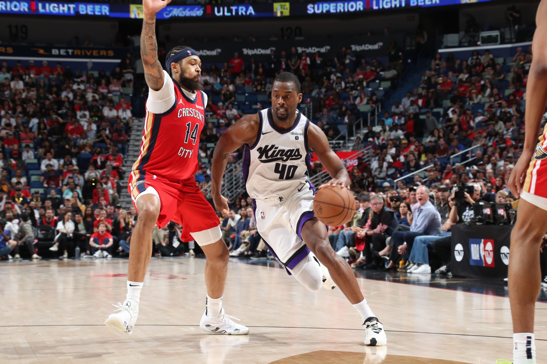NEW ORLEANS, LA - APRIL 19: Harrison Barnes #40 of the Sacramento Kings drives to the basket during the game against the New Orleans Pelicans during the 2024 NBA Play-In Tournament on April 19, 2024 at the Smoothie King Center in New Orleans, Louisiana. NOTE TO USER: User expressly acknowledges and agrees that, by downloading and or using this Photograph, user is consenting to the terms and conditions of the Getty Images License Agreement. Mandatory Copyright Notice: Copyright 2024 NBAE (Photo by Layne Murdoch Jr./NBAE via Getty Images)