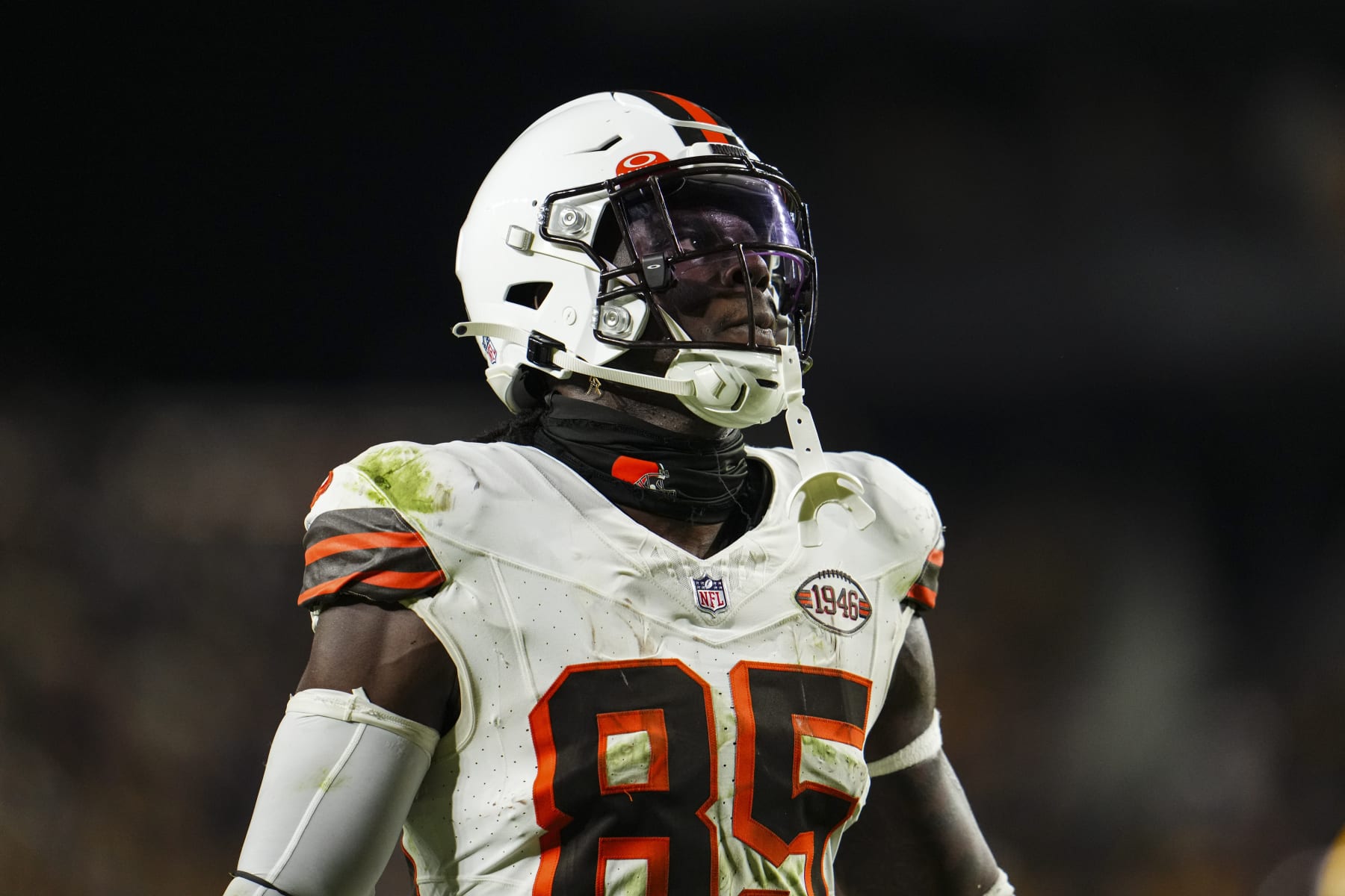 PITTSBURGH, PA - SEPTEMBER 18: David Njoku #85 of the Cleveland Browns looks on at Acrisure Stadium on September 18, 2023 in Pittsburgh, Pennsylvania. (Photo by Cooper Neill/Getty Images)