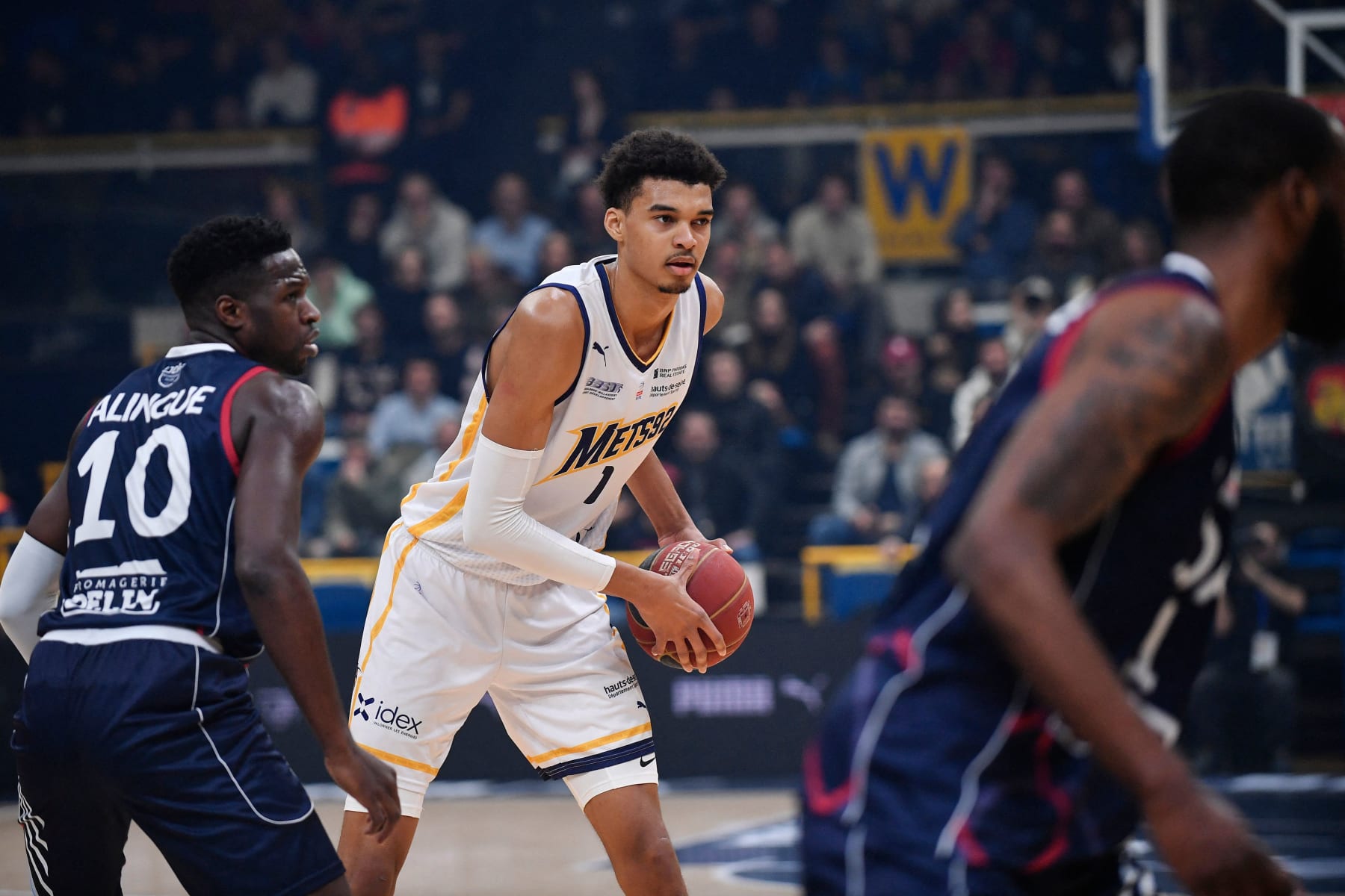 Boulogne-Levallois' French power forward Victor Wembanyama plays the ball during the French Elite basketball match between Boulogne-Levallois Metropolitans 92 and JDA Dijon at the Palais des Sports Marcel-Cerdan in Levallois-Perret, near Paris, on February 10, 2023. (Photo by JULIEN DE ROSA / AFP) (Photo by JULIEN DE ROSA/AFP via Getty Images)
