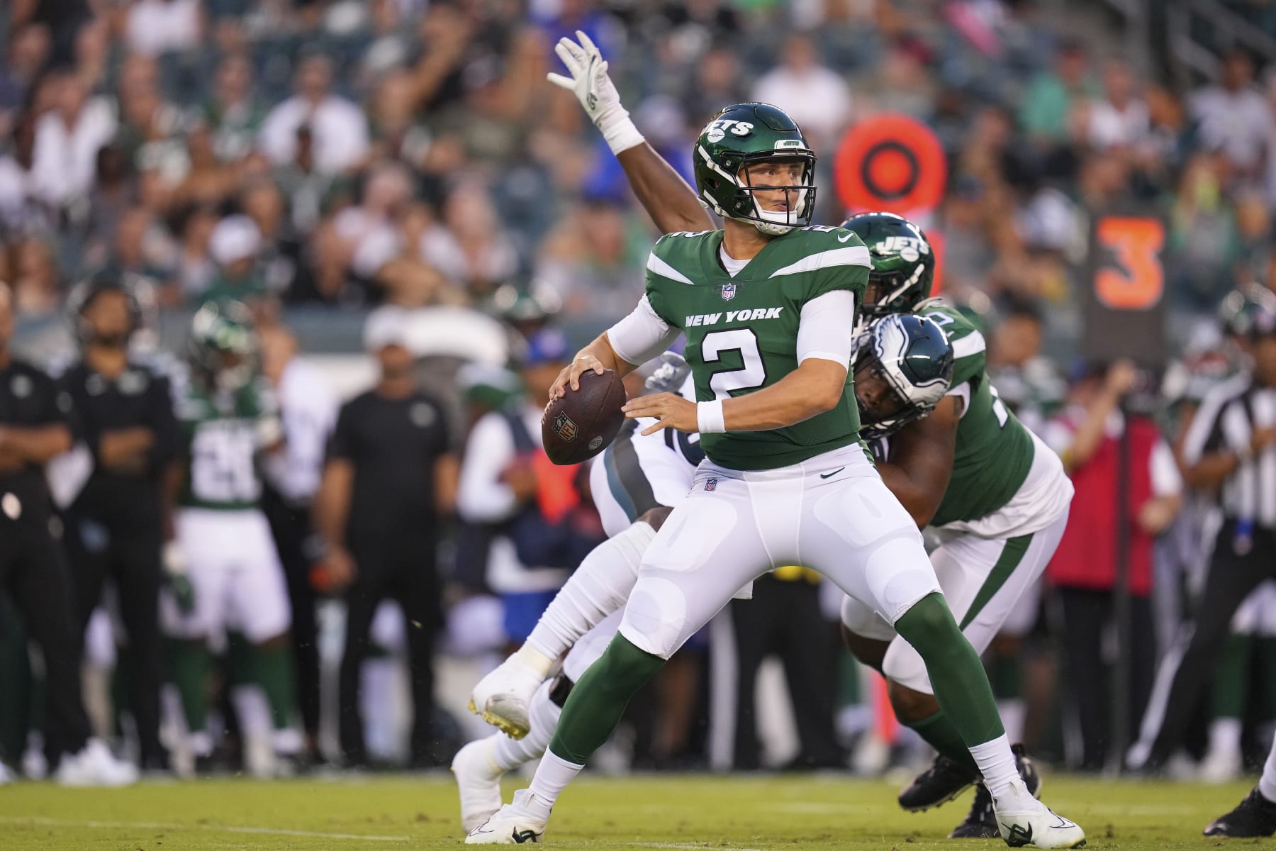 PHILADELPHIA, PA - AUGUST 12: Zach Wilson #2 of the New York Jets passes the ball against the Philadelphia Eagles during the preseason game at Lincoln Financial Field on August 12, 2022 in Philadelphia, Pennsylvania. The Jets defeated the Eagles 24-21. (Photo by Mitchell Leff/Getty Images)