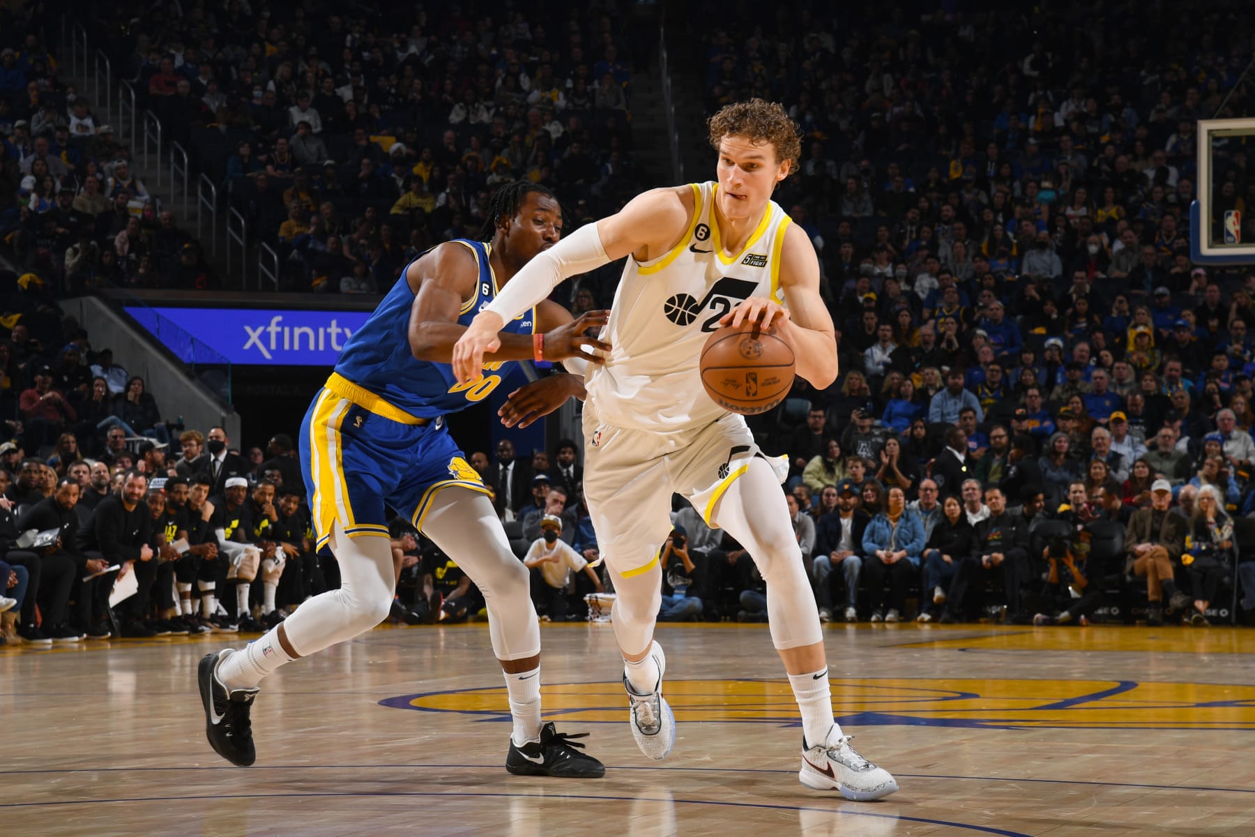 SAN FRANCISCO, CA - MARCH 1: Lauri Markkanen #23 of the Utah Jazz drives to the basket during the game against the Golden State Warriors on MARCH 1, 2022 at Chase Center in San Francisco, California. NOTE TO USER: User expressly acknowledges and agrees that, by downloading and or using this photograph, user is consenting to the terms and conditions of Getty Images License Agreement. Mandatory Copyright Notice: Copyright 2022 NBAE (Photo by Noah Graham/NBAE via Getty Images)
