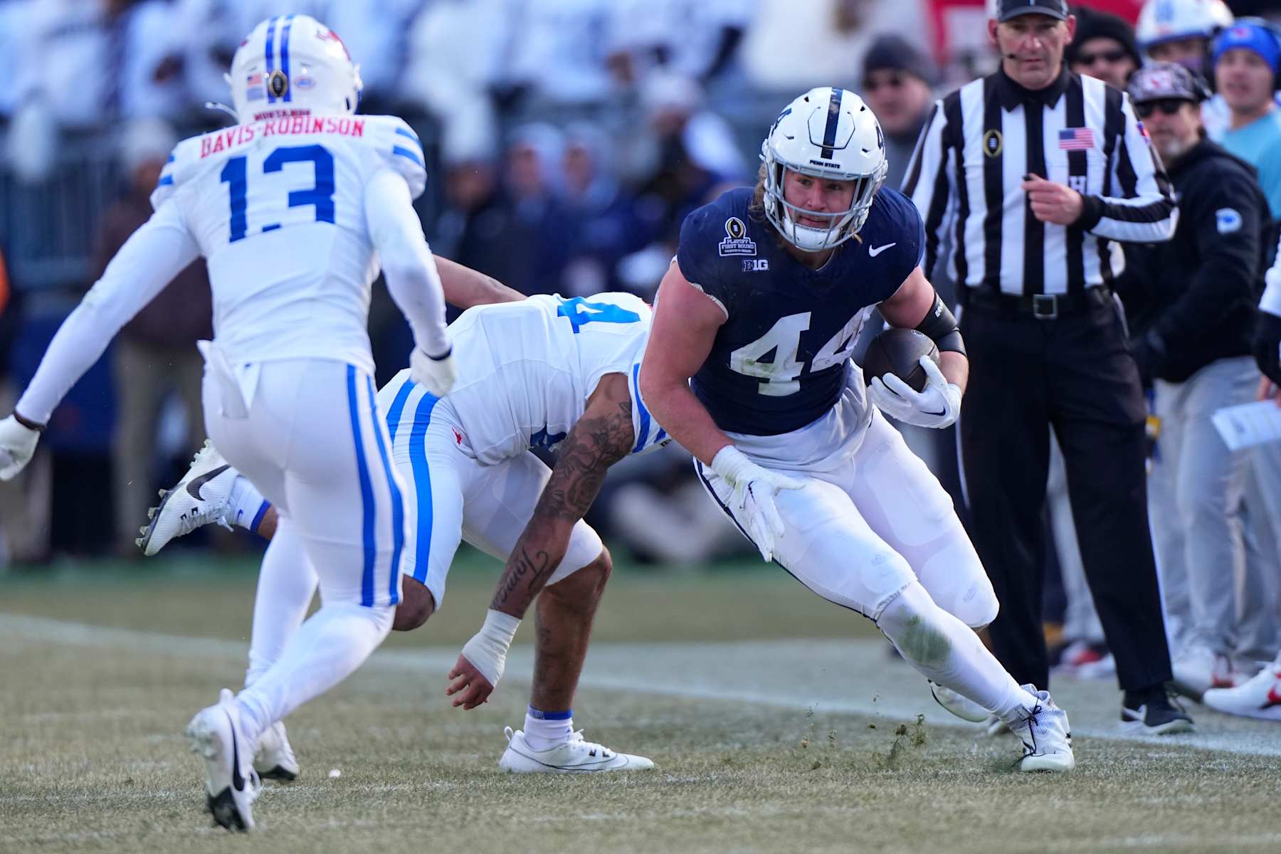 UNIVERSITY PARK, PA - DECEMBER 21: Penn State Nittany Lions Tight End Tyler Warren (44) runs with the ball after making a catch during the first half of the College Football Playoff First Round game between the SMU Mustangs and the Penn State Nittany Lions on December 21, 2024, at Beaver Stadium in University Park, PA. (Photo by Gregory Fisher/Icon Sportswire via Getty Images)