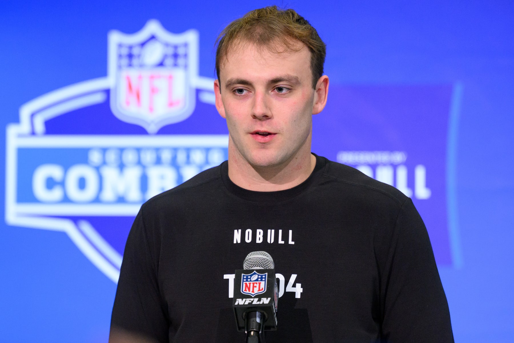 INDIANAPOLIS, IN - FEBRUARY 29: Georgia tight end Brock Bowers answers questions from the media during the NFL Scouting Combine on February 29, 2024, at the Indiana Convention Center in Indianapolis, IN. (Photo by Zach Bolinger/Icon Sportswire via Getty Images)