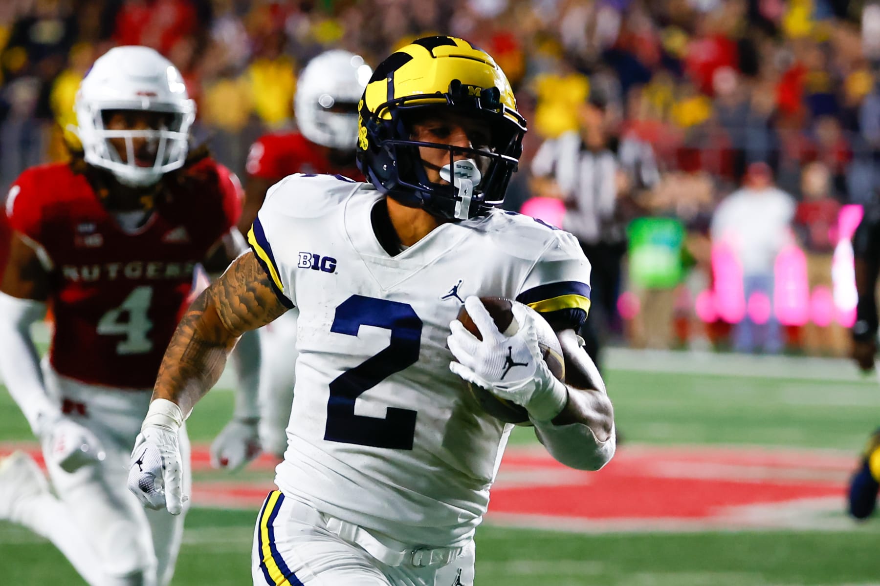 PISCATAWAY, NJ - NOVEMBER 05:  Michigan Wolverines running back Blake Corum (2) during the college football game against the Rutgers Scarlet Knights on November 5, 2022 at SHI Stadium in Piscataway, New Jersey.  (Photo by Rich Graessle/Icon Sportswire via Getty Images)