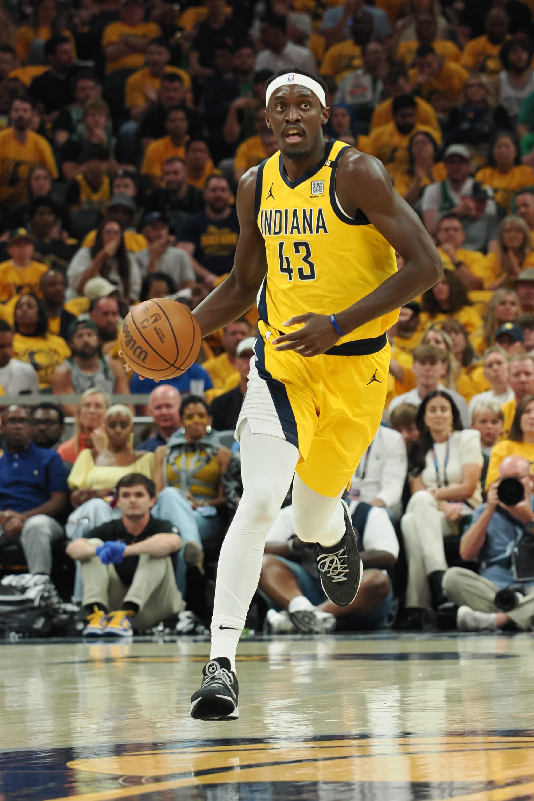 INDIANAPOLIS, IN - MAY 25: Pascal Siakam #43 of the Indiana Pacers dribbles the ball during the game against the Boston Celtics during Game 3 of the Eastern Conference Finals on May 25, 2024 at Gainbridge Fieldhouse in Indianapolis, Indiana. NOTE TO USER: User expressly acknowledges and agrees that, by downloading and or using this Photograph, user is consenting to the terms and conditions of the Getty Images License Agreement. Mandatory Copyright Notice: Copyright 2024 NBAE (Photo by Ron Hoskins/NBAE via Getty Images)
