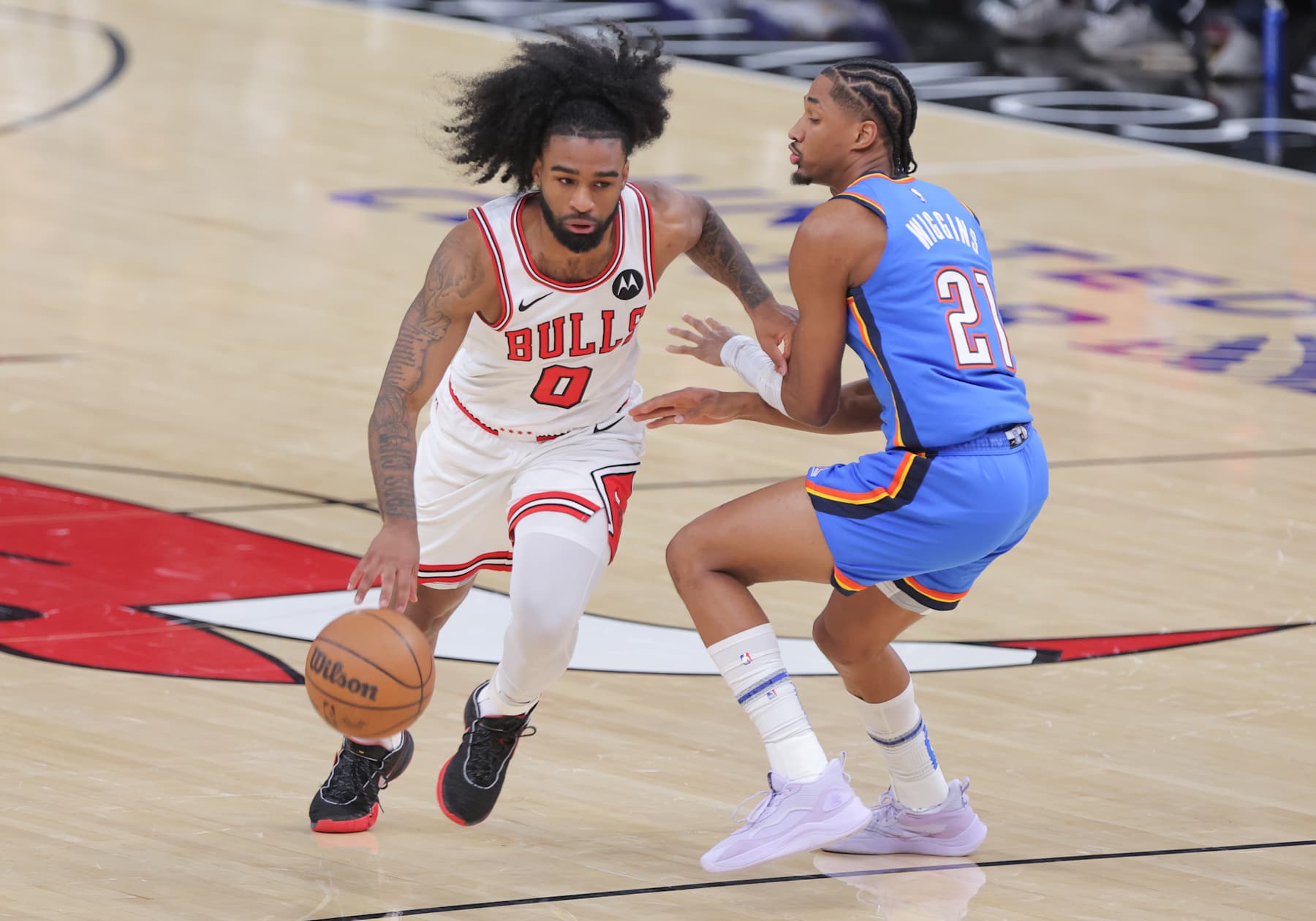 CHICAGO, IL - OCTOBER 26: Oklahoma City Thunder guard Aaron Wiggins (21) guards Chicago Bulls guard Coby White (0) during the first half on October 26, 2024 at the United Center in Chicago, Illinois. (Photo by Melissa Tamez/Icon Sportswire via Getty Images)