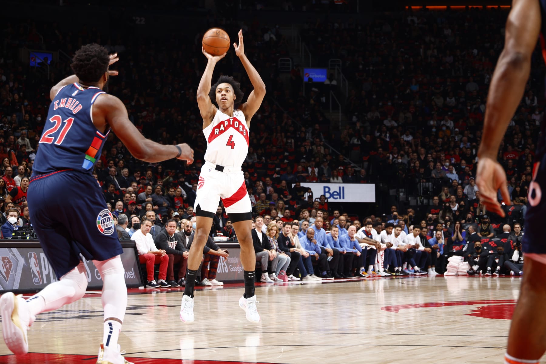 TORONTO, CANADA - APRIL 28: Scottie Barnes #4 of the Toronto Raptors shoots the ball during the game against the Philadelphia 76ers during Round 1 Game 6 of the 2022 NBA Playoffs on April 28, 2022 at the Scotiabank Arena in Toronto, Ontario, Canada.  NOTE TO USER: User expressly acknowledges and agrees that, by downloading and or using this Photograph, user is consenting to the terms and conditions of the Getty Images License Agreement.  Mandatory Copyright Notice: Copyright 2022 NBAE (Photo by Vaughn Ridley/NBAE via Getty Images)