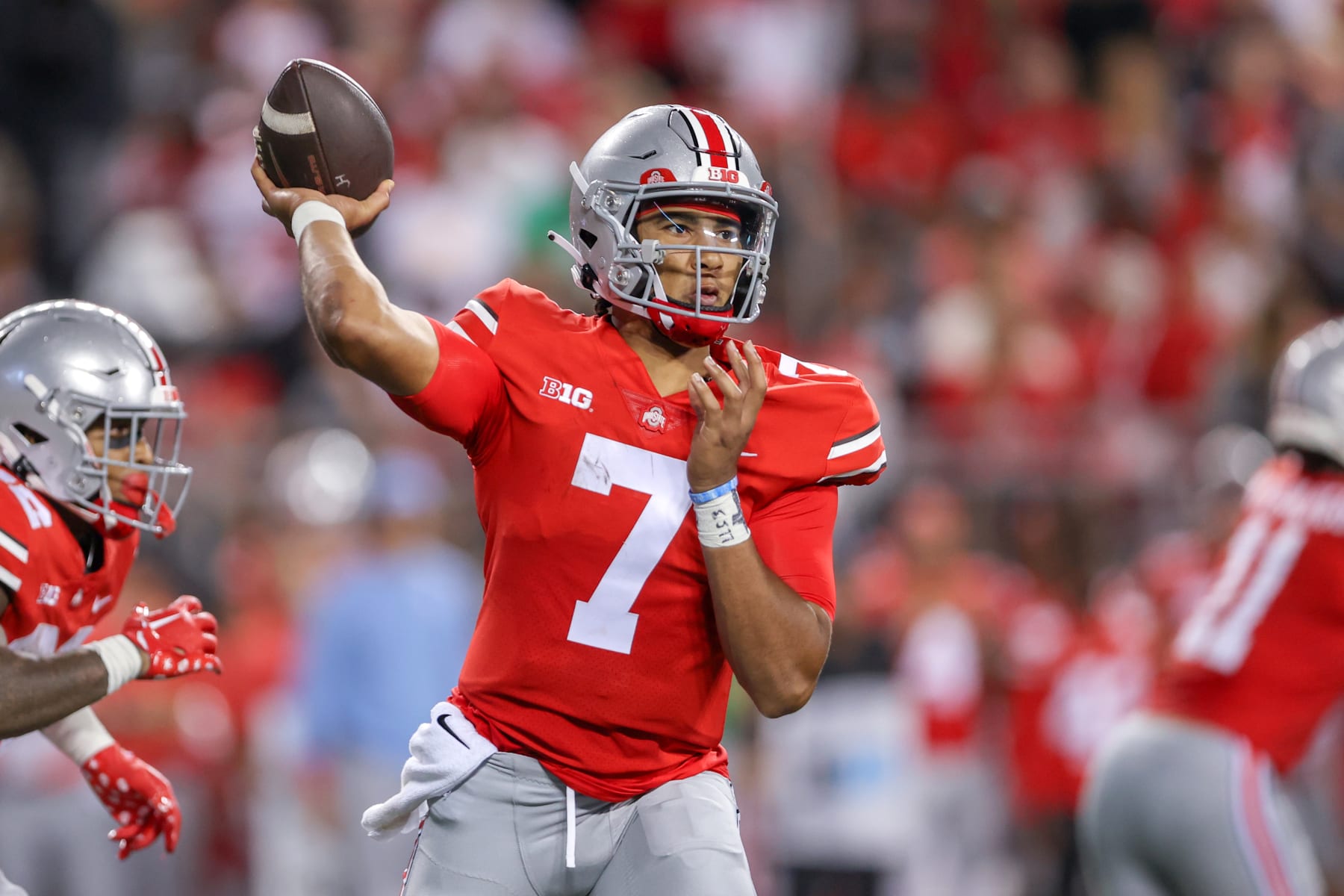 COLUMBUS, OH - SEPTEMBER 03: Ohio State Buckeyes quarterback C.J. Stroud (7) throws a pass during the second quarter of the college football game between the Notre Dame Fighting Irish and Ohio State Buckeyes on September 3, 2022, at Ohio Stadium in Columbus, OH. (Photo by Frank Jansky/Icon Sportswire via Getty Images)