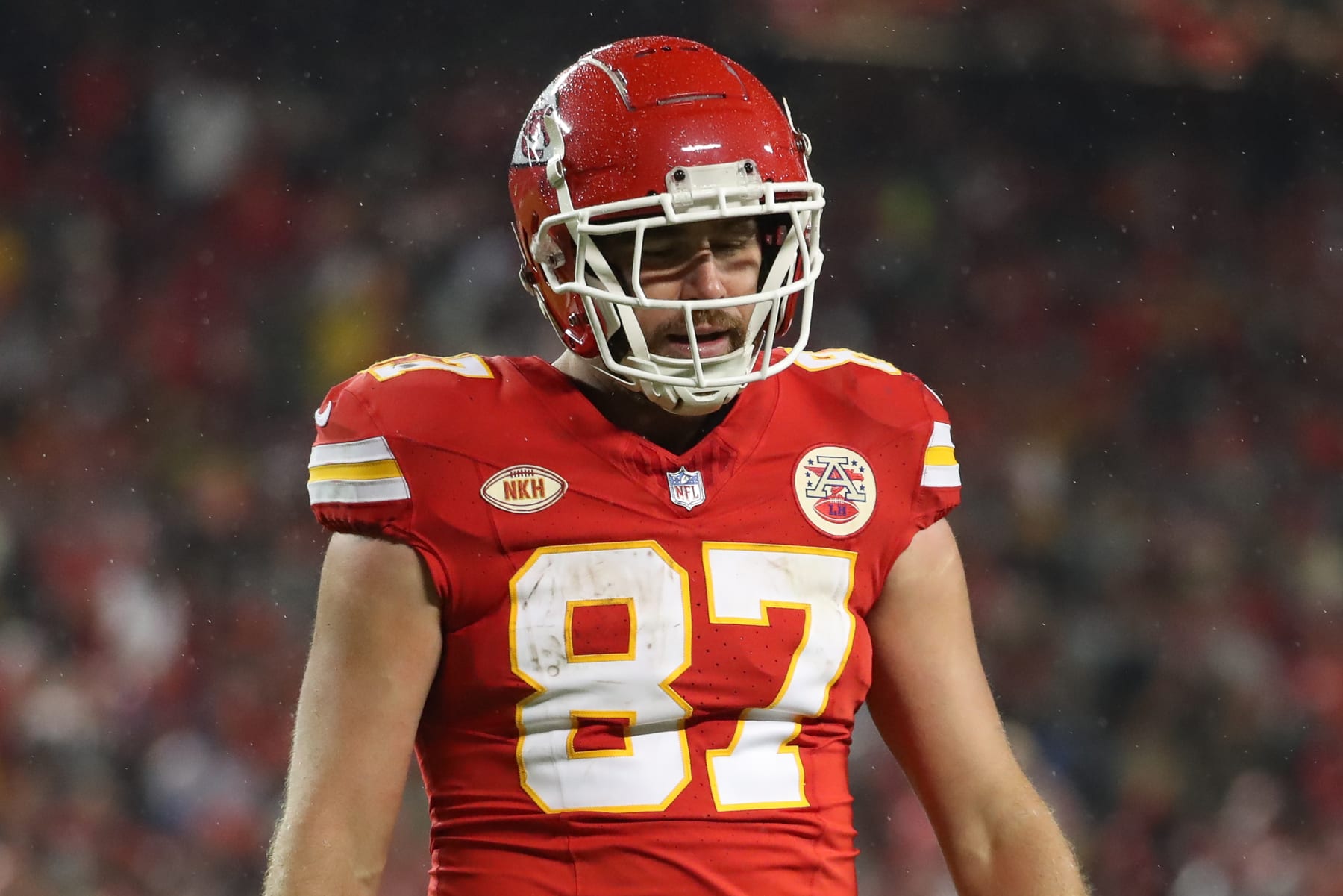 KANSAS CITY, MO - NOVEMBER 20: Kansas City Chiefs tight end Travis Kelce (87) looks down in frustration after dropping a pass in the fourth quarter of an NFL football game between the Philadelphia Eagles and Kansas City Chiefs on Nov 20, 2023 at GEHA Field at Arrowhead Stadium in Kansas City, MO. (Photo by Scott Winters/Icon Sportswire via Getty Images)