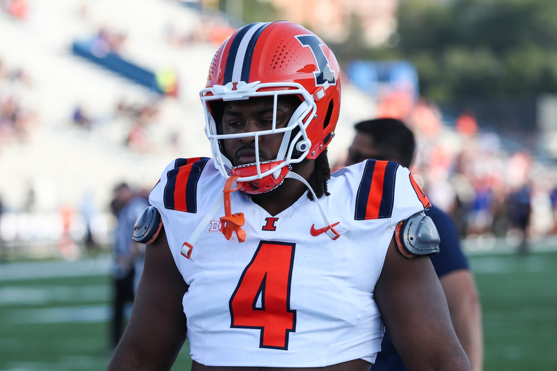 LAWRENCE, KS - SEPTEMBER 08: Illinois Fighting Illini defensive lineman Jer'Zhan Newton (4) before a college football game between the Illinois Fighting Illini and Kansas Jayhawks on Sep 8, 2023 at David Booth memorial Stadium in Lawrence, KS. (Photo by Scott Winters/Icon Sportswire via Getty Images)