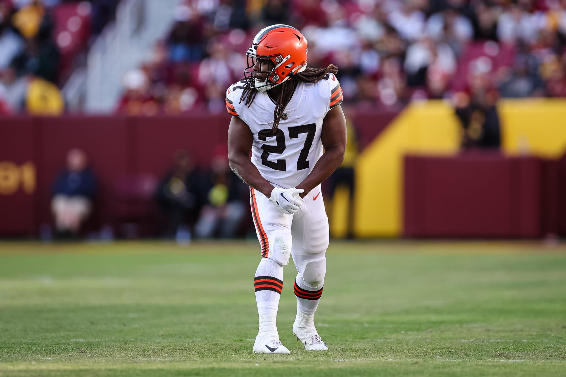 LANDOVER, MD - JANUARY 01: Kareem Hunt #27 of the Cleveland Browns lines up against the Washington Commanders during the second half of the game at FedExField on January 1, 2023 in Landover, Maryland. (Photo by Scott Taetsch/Getty Images)
