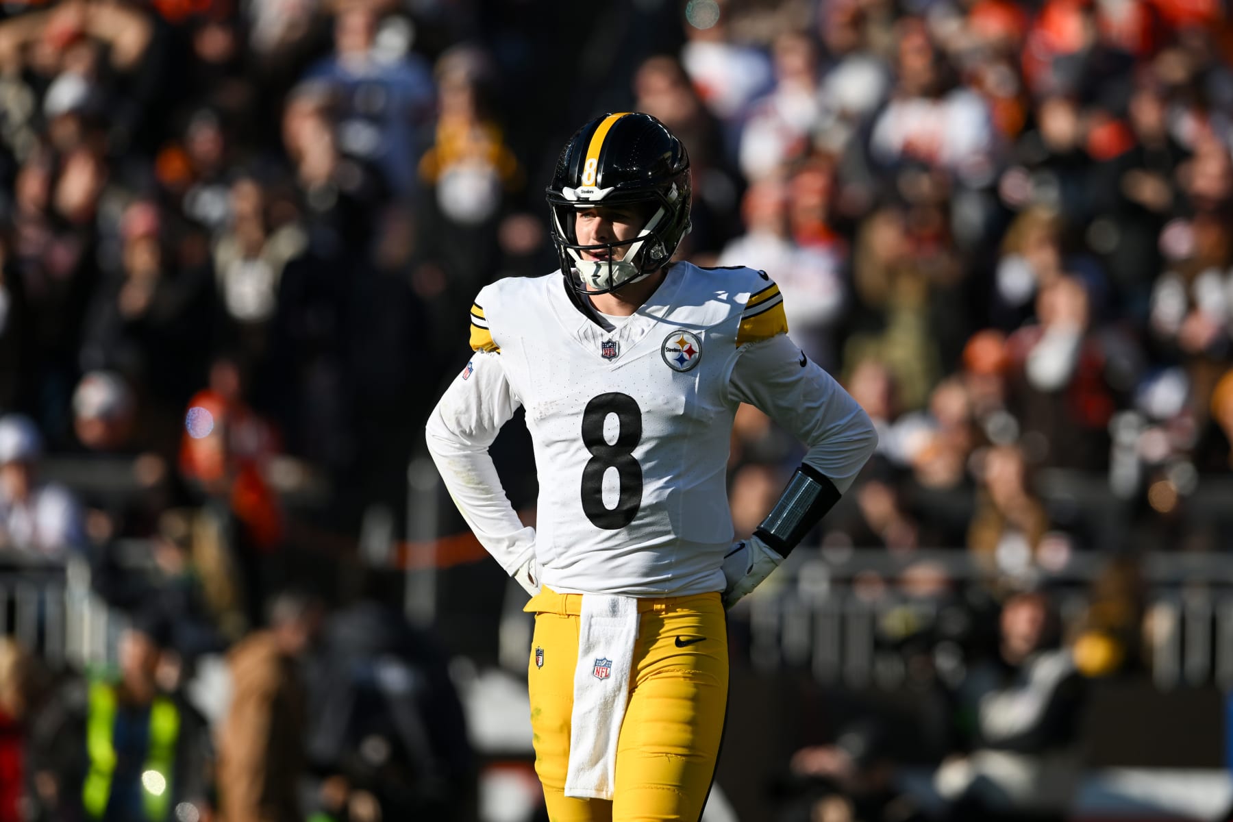 CLEVELAND, OHIO - NOVEMBER 19: Kenny Pickett #8 of the Pittsburgh Steelers looks on during the second half against the Cleveland Browns at Cleveland Browns Stadium on November 19, 2023 in Cleveland, Ohio. (Photo by Nick Cammett/Diamond Images via Getty Images)