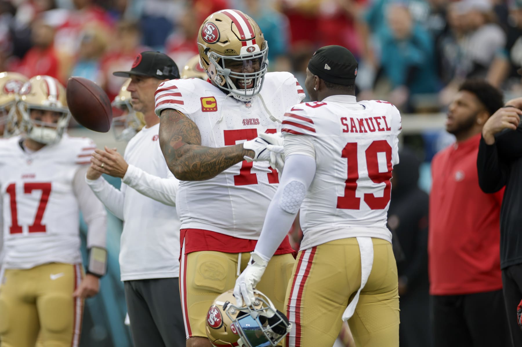 JACKSONVILLE, FL - NOVEMBER 12: San Francisco 49ers offensive tackle Trent Williams (71) and San Francisco 49ers wide receiver Deebo Samuel (19) before the game between the San Francisco 49ers and the Jacksonville Jaguars on November 12, 2023 at  EverBank Stadium in Jacksonville, Florida. (Photo by David Rosenblum/Icon Sportswire via Getty Images)