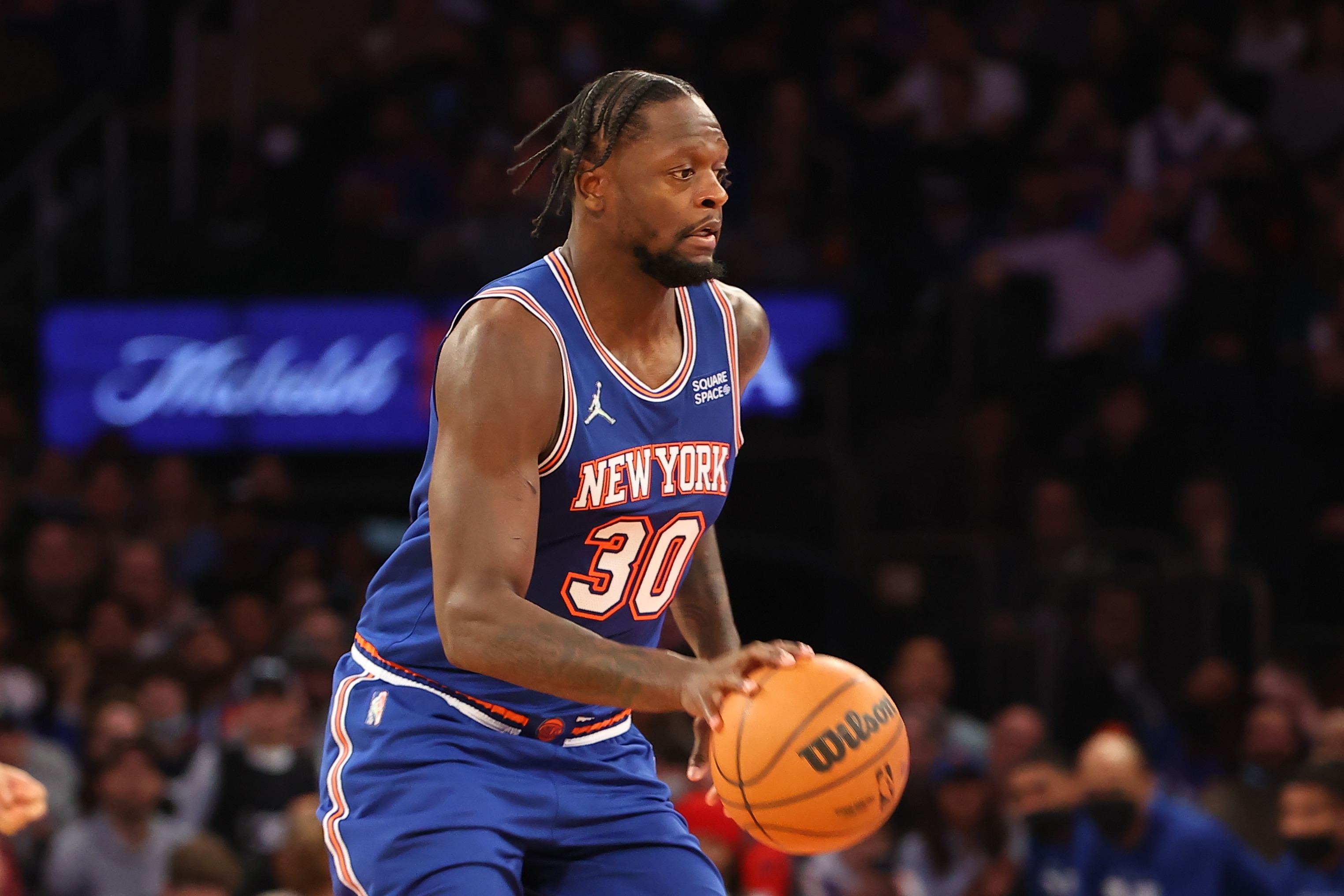 NEW YORK, NY - FEBRUARY 02:  Julius Randle #30 of the New York Knicks dribbles upcourt during the first quarter against the Memphis Grizzlies on February 2, 2022 at Madison Square Garden in New York City. NOTE TO USER: User expressly acknowledges and agrees that, by downloading and or using this photograph, User is consenting to the terms and conditions of the Getty Images License Agreement. (Photo by Rich Graessle/Getty Images)