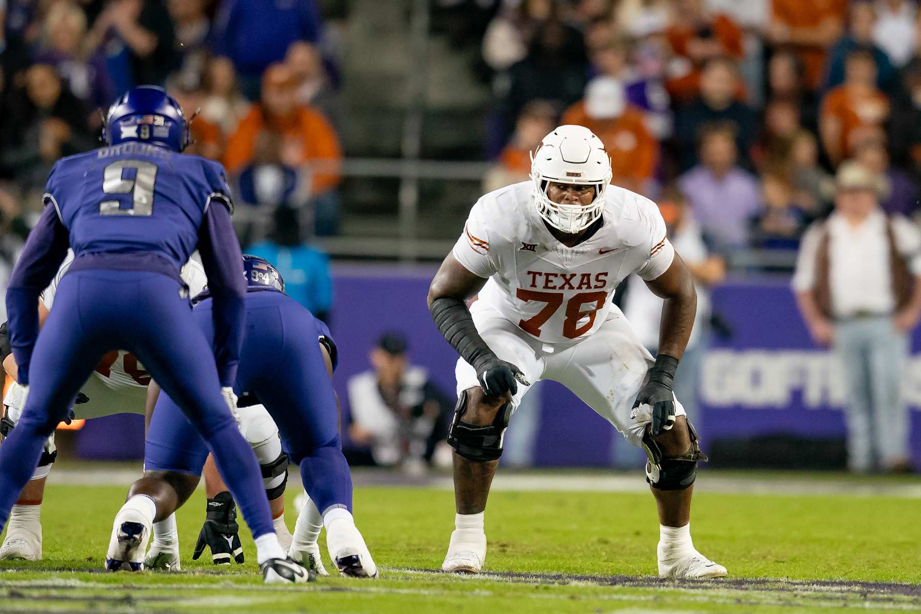 FORT WORTH, TX - NOVEMBER 11: Texas Longhorns offensive lineman Kelvin Banks Jr. (78) gets set during a game between the Texas Longhorns and TCU Horned Frogs college football game on November 11, 2023 at Amon G. Carter Stadium in Fort Worth, TX. (Photo by Chris Leduc/Icon Sportswire via Getty Images)