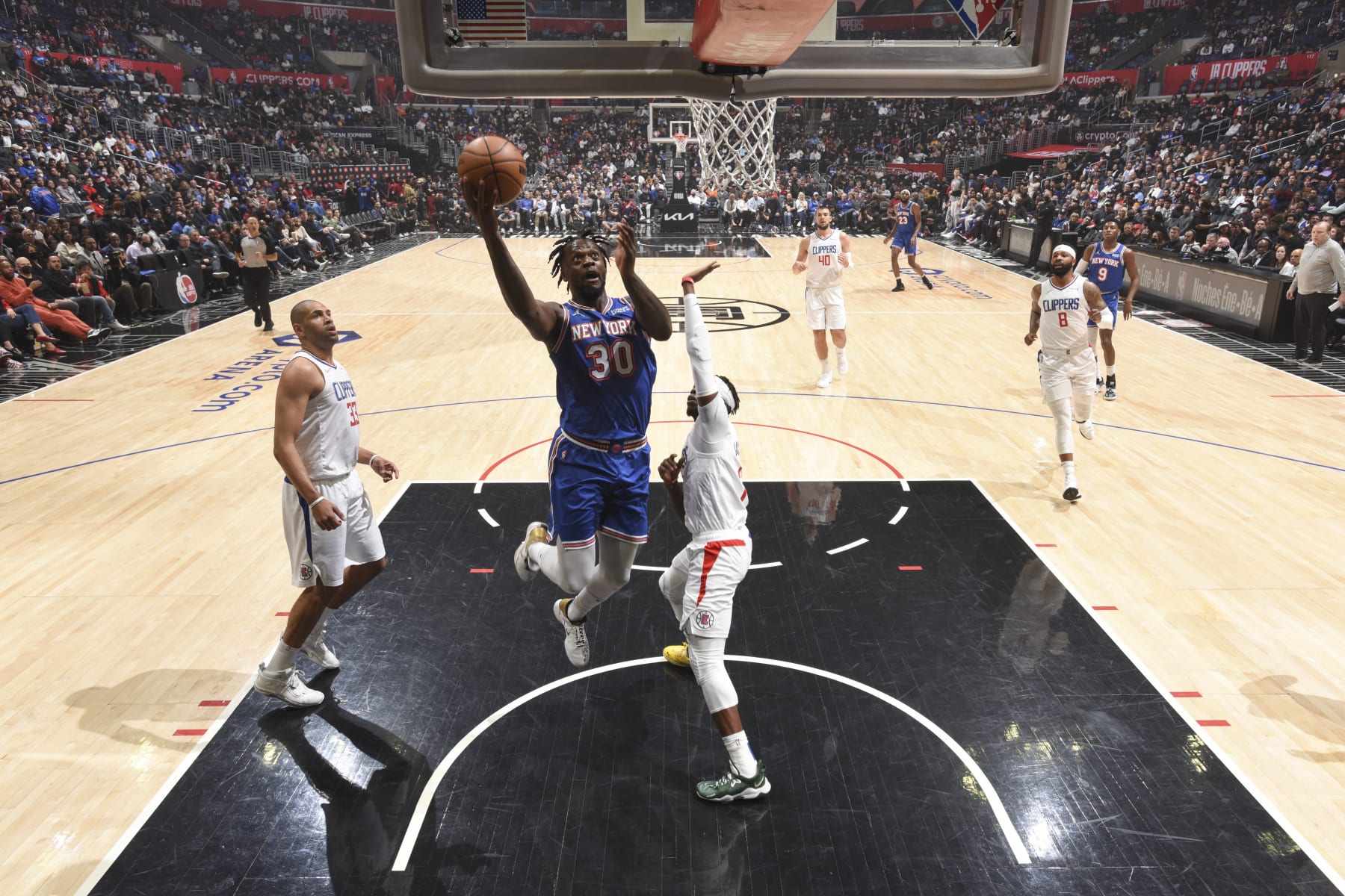 LOS ANGELES, CA - MARCH 06: Julius Randle #30 of the New York Knicks drives to the basket during the game against the LA Clippers on March 06, 2022 at Crypto.Com Arena in Los Angeles, California. NOTE TO USER: User expressly acknowledges and agrees that, by downloading and/or using this Photograph, user is consenting to the terms and conditions of the Getty Images License Agreement. Mandatory Copyright Notice: Copyright 2022 NBAE (Photo by Adam Pantozzi/NBAE via Getty Images)