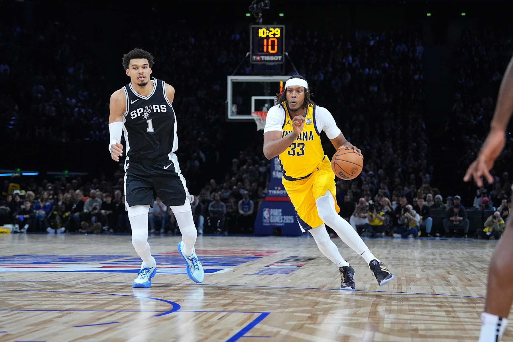PARIS, FRANCE - JANUARY 23: Myles Turner #33 of the Indiana Pacers drives to the basket during the game against the San Antonio Spurs on January 23, 2025 at The Accor Arena in Paris, France. NOTE TO USER: User expressly acknowledges and agrees that, by downloading and or using this Photograph, user is consenting to the terms and conditions of the Getty Images License Agreement. Mandatory Copyright Notice: Copyright 2025 NBAE (Photo by Garrett Ellwood/NBAE via Getty Images)