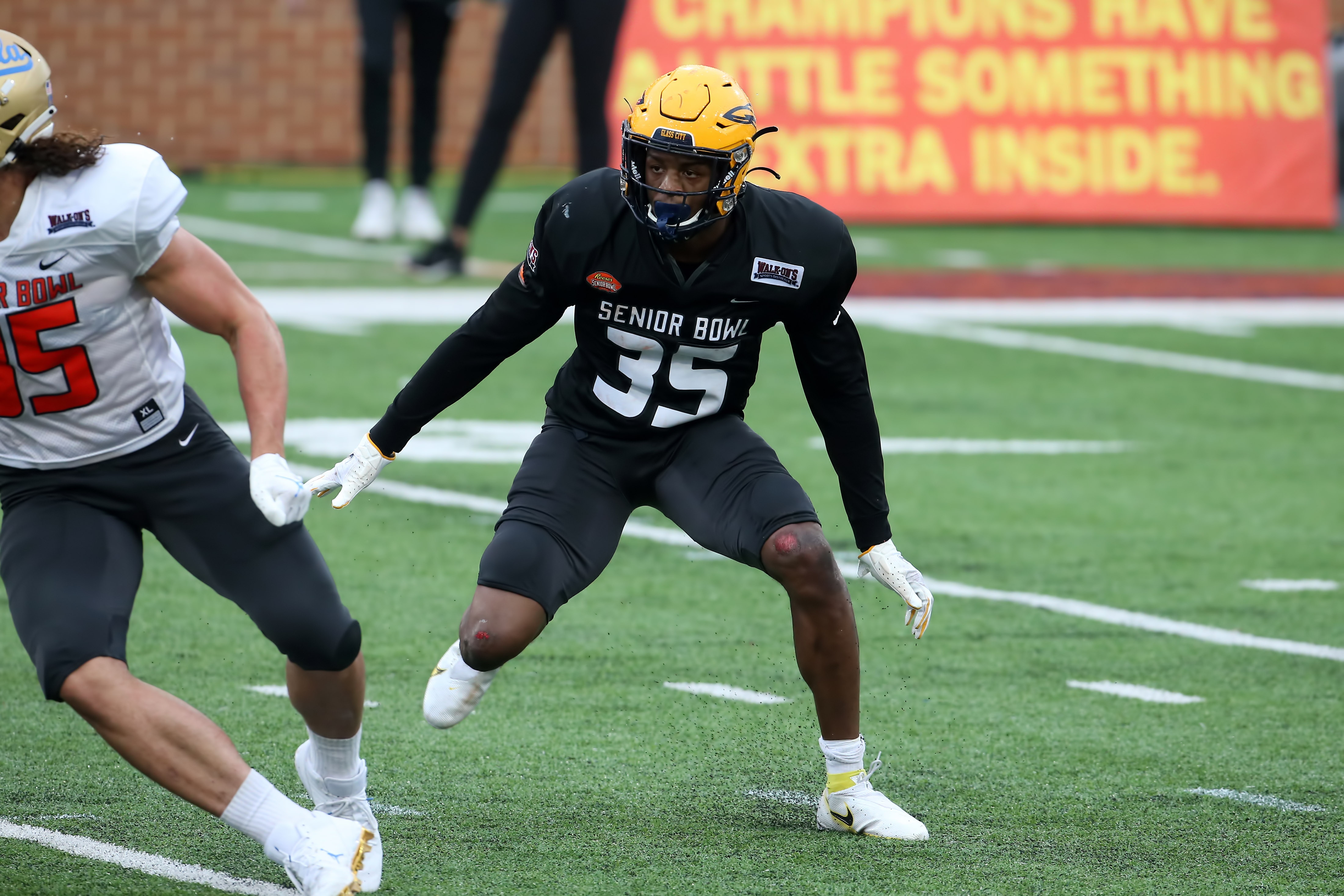 MOBILE, AL - FEBRUARY 02: American defensive back Tycen Anderson of Toledo (35) during the Reese's Senior Bowl practice session on February 2, 2002 at Hancock Whitney Stadium in Mobile, Alabama.  (Photo by Michael Wade/Icon Sportswire via Getty Images)