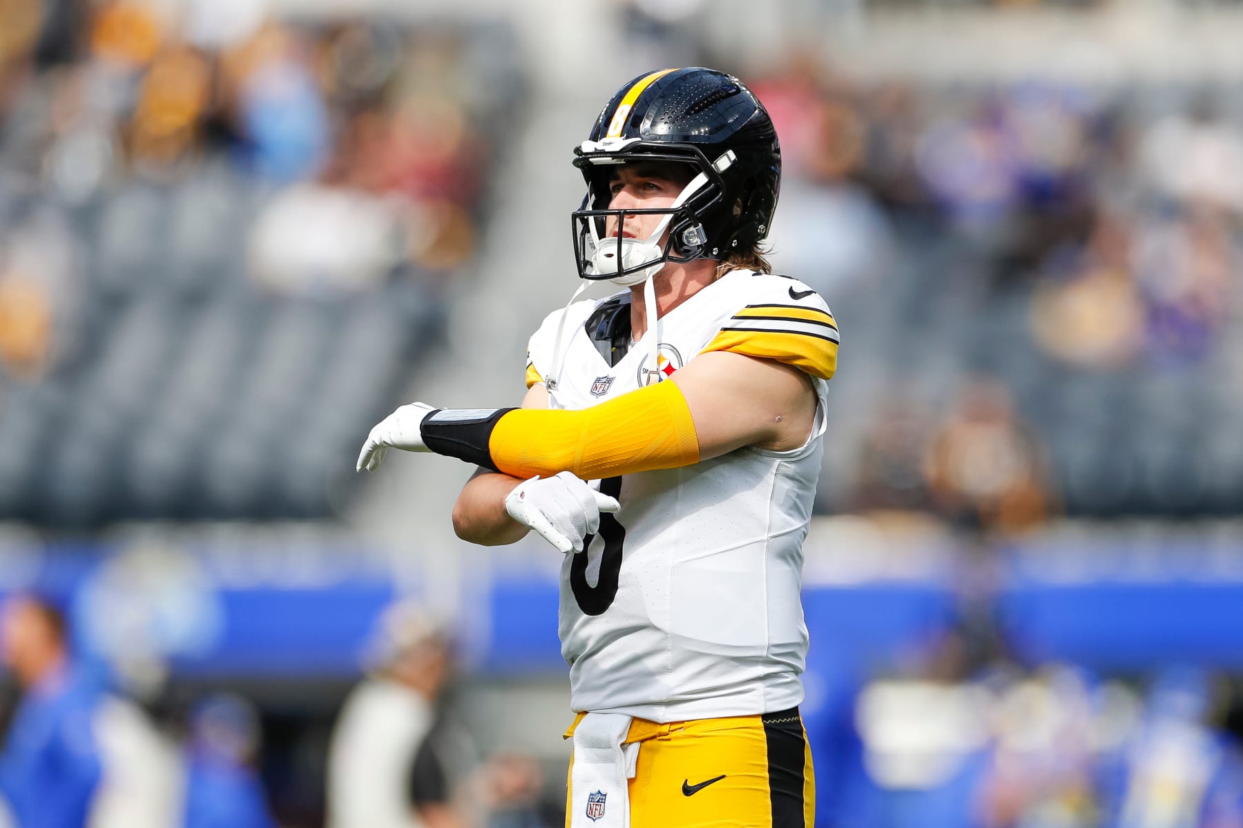 INGLEWOOD, CA - OCTOBER 22: Pittsburgh Steelers quarterback Kenny Pickett (8) stretches prior to an NFL regular season game between the Pittsburgh Steelers and the Los Angeles Rams on October 22, 2023, at SoFi Stadium in Inglewood, CA. (Photo by Brandon Sloter/Icon Sportswire via Getty Images)
