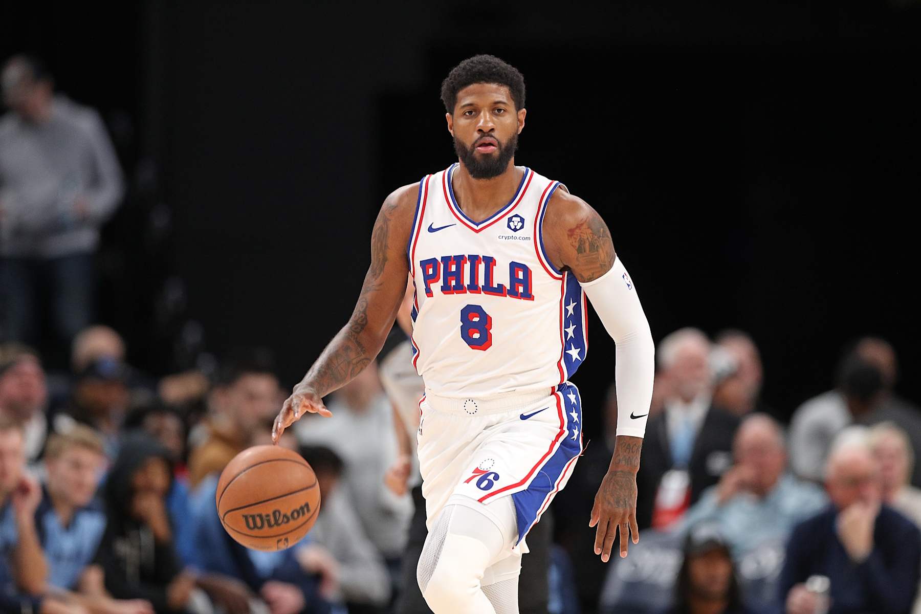 MEMPHIS, TENNESSEE - NOVEMBER 20: Paul George #8 of the Philadelphia 76ers brings the ball up court during the game against the Memphis Grizzlies at FedExForum on November 20, 2024 in Memphis, Tennessee. NOTE TO USER: User expressly acknowledges and agrees that, by downloading and or using this photograph, User is consenting to the terms and conditions of the Getty Images License Agreement. (Photo by Justin Ford/Getty Images)