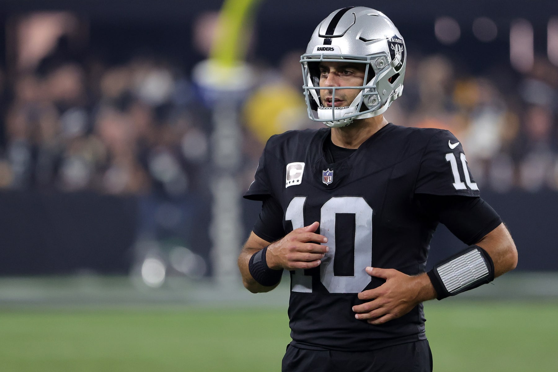 LAS VEGAS, NEVADA - SEPTEMBER 24: Jimmy Garoppolo #10 of the Las Vegas Raiders looks on in the game against the Pittsburgh Steelers during the fourth quarter at Allegiant Stadium on September 24, 2023 in Las Vegas, Nevada. (Photo by Ethan Miller/Getty Images)