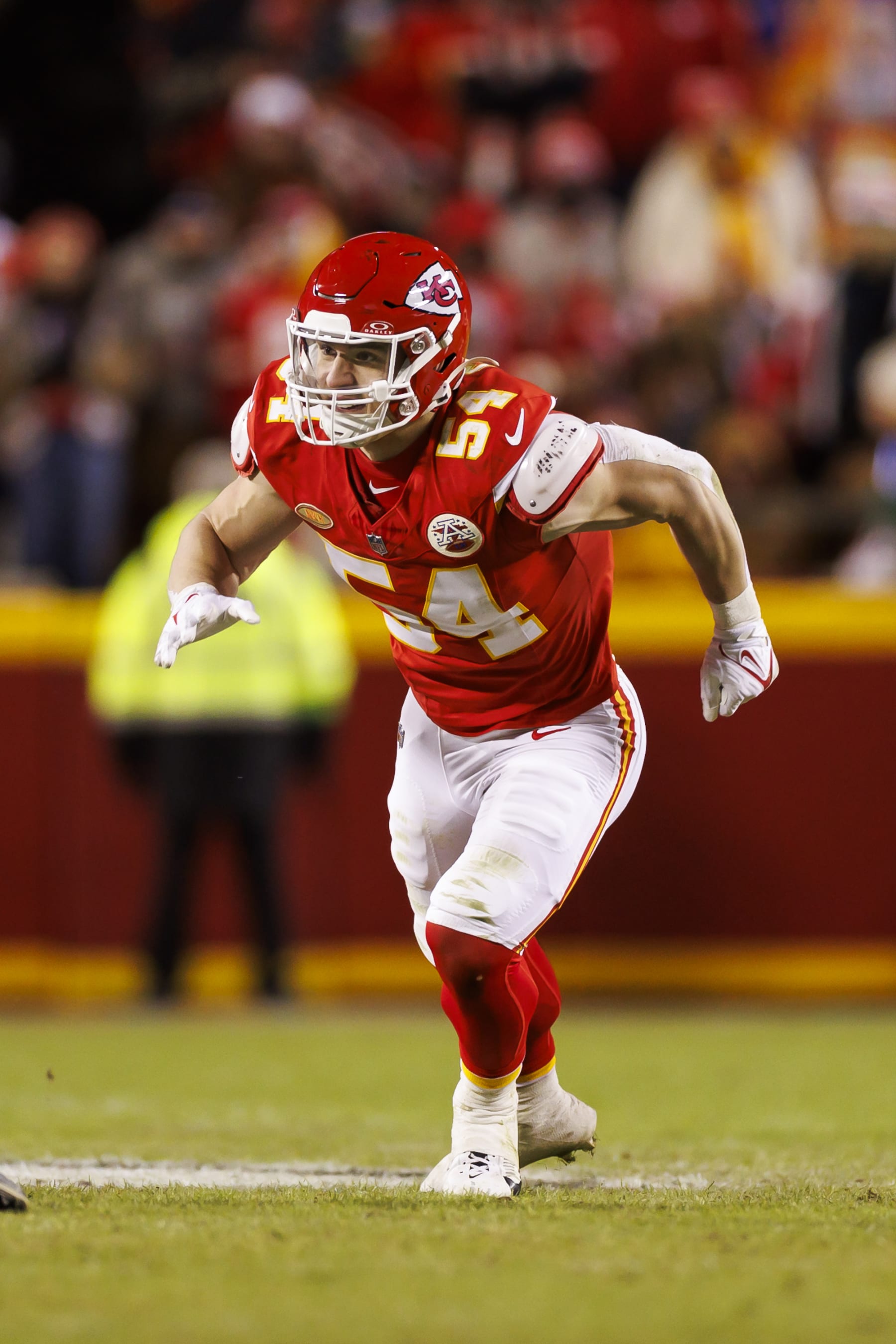 KANSAS CITY, MISSOURI - DECEMBER 31: Leo Chenal #54 of the Kansas City Chiefs runs around the edge during an NFL football game against the Cincinnati Bengals at GEHA Field at Arrowhead Stadium on December 31, 2023 in Kansas City, Missouri. (Photo by Ryan Kang/Getty Images)