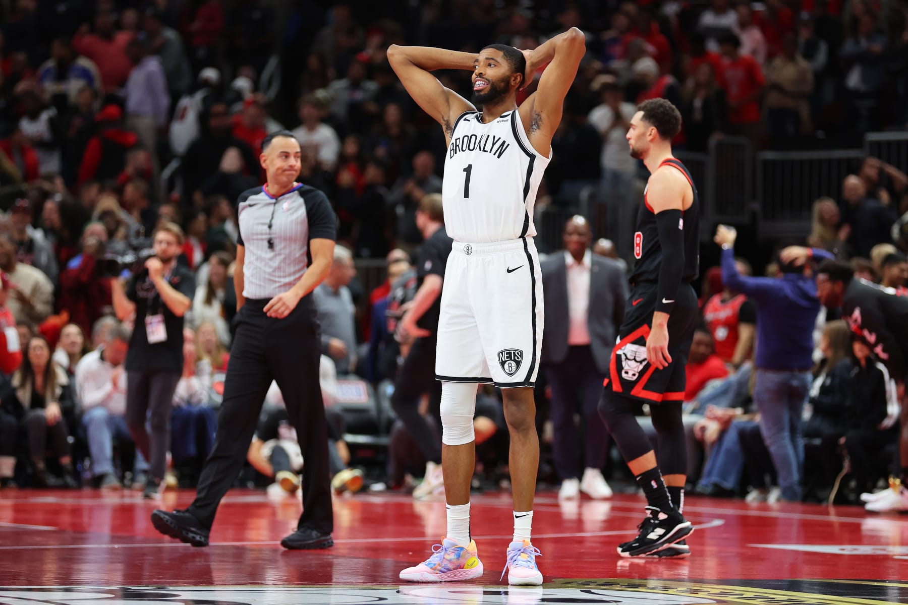 Mikal Bridges (left), Zach LaVine (right)