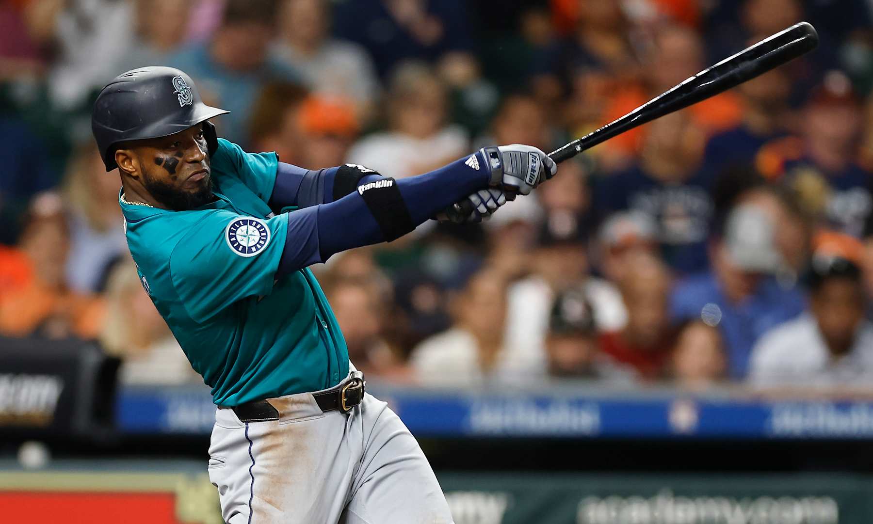 HOUSTON, TEXAS - SEPTEMBER 24: Victor Robles #10 of the Seattle Mariners bats in the fourth inning against the Houston Astros at Minute Maid Park on September 24, 2024 in Houston, Texas. (Photo by Tim Warner/Getty Images)