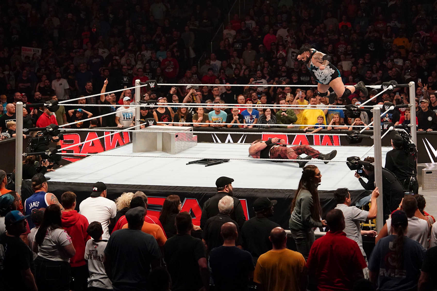 EVANSVILLE, INDIANA - SEPTEMBER 30: Bronson Reed Tsunami Splashes Braun Strowman during Monday night RAW at Ford Center on September 30, 2024 in Evansville, Indiana.  (Photo by WWE/Getty Images)