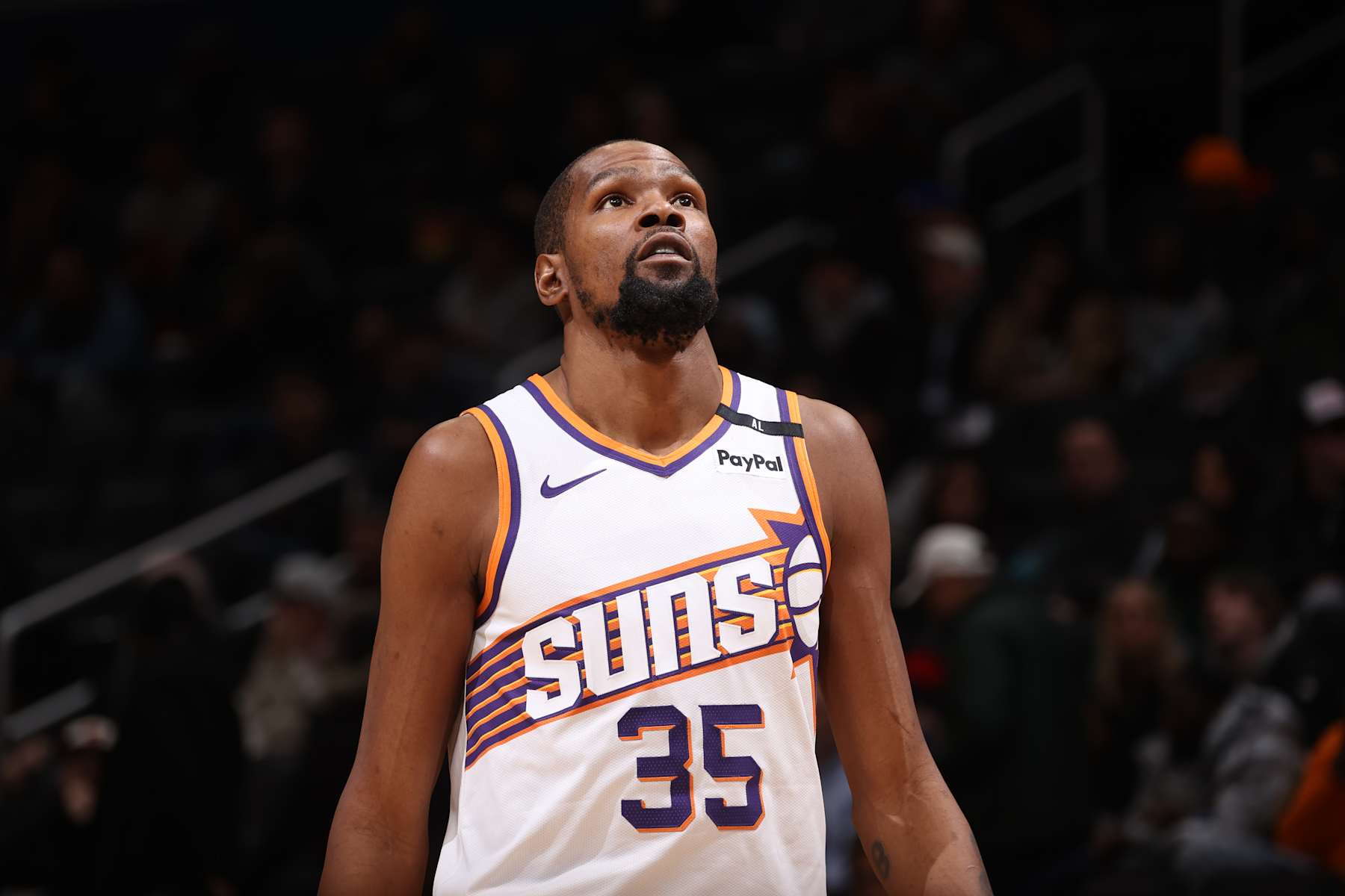WASHINGTON, DC -  JANUARY 16: Kevin Durant #35 of the Phoenix Suns looks on during the game against the Washington Wizards on January 16, 2025 at Capital One Arena in Washington, DC. NOTE TO USER: User expressly acknowledges and agrees that, by downloading and or using this Photograph, user is consenting to the terms and conditions of the Getty Images License Agreement. Mandatory Copyright Notice: Copyright 2024 NBAE (Photo by Kenny Giarla/NBAE via Getty Images)