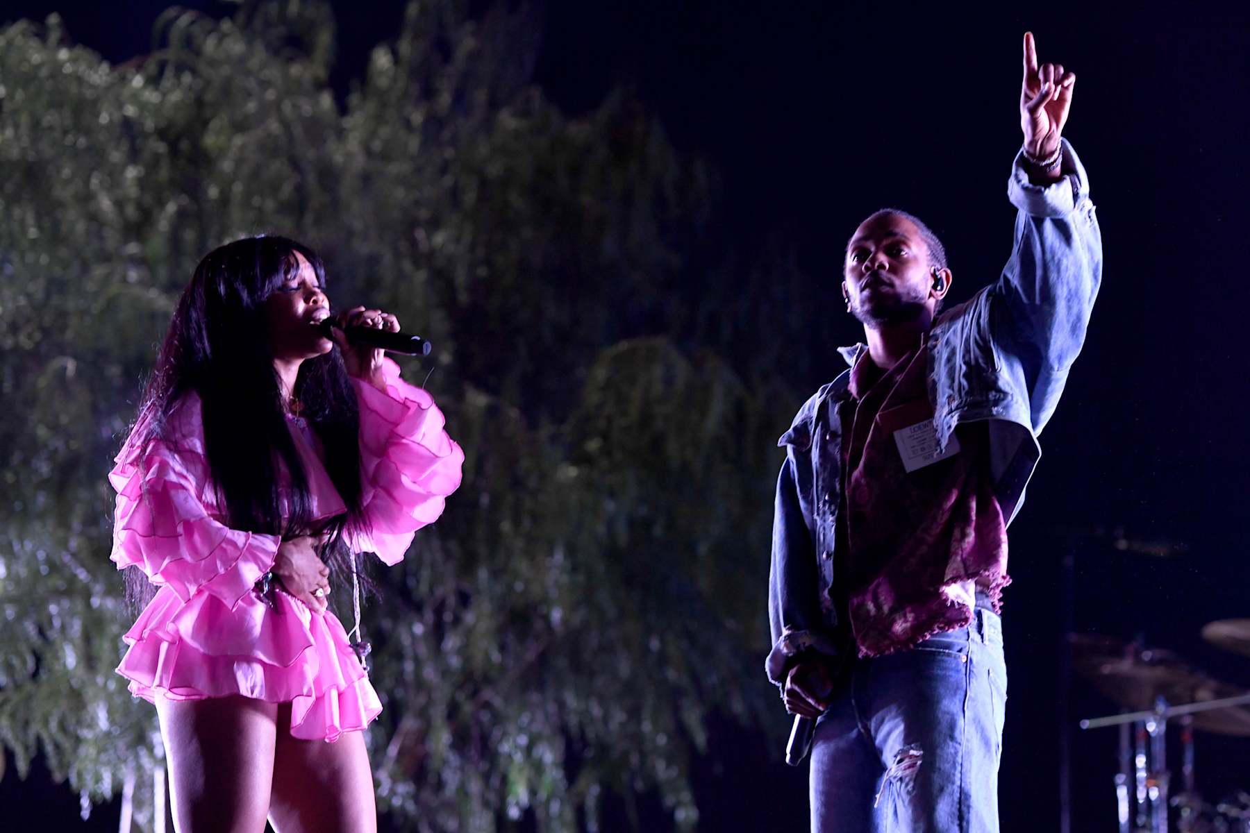 INDIO, CA - APRIL 13:  SZA and Kendrick Lamar perform onstage during the 2018 Coachella Valley Music And Arts Festival at the Empire Polo Field on April 13, 2018 in Indio, California.  (Photo by Larry Busacca/Getty Images for Coachella)