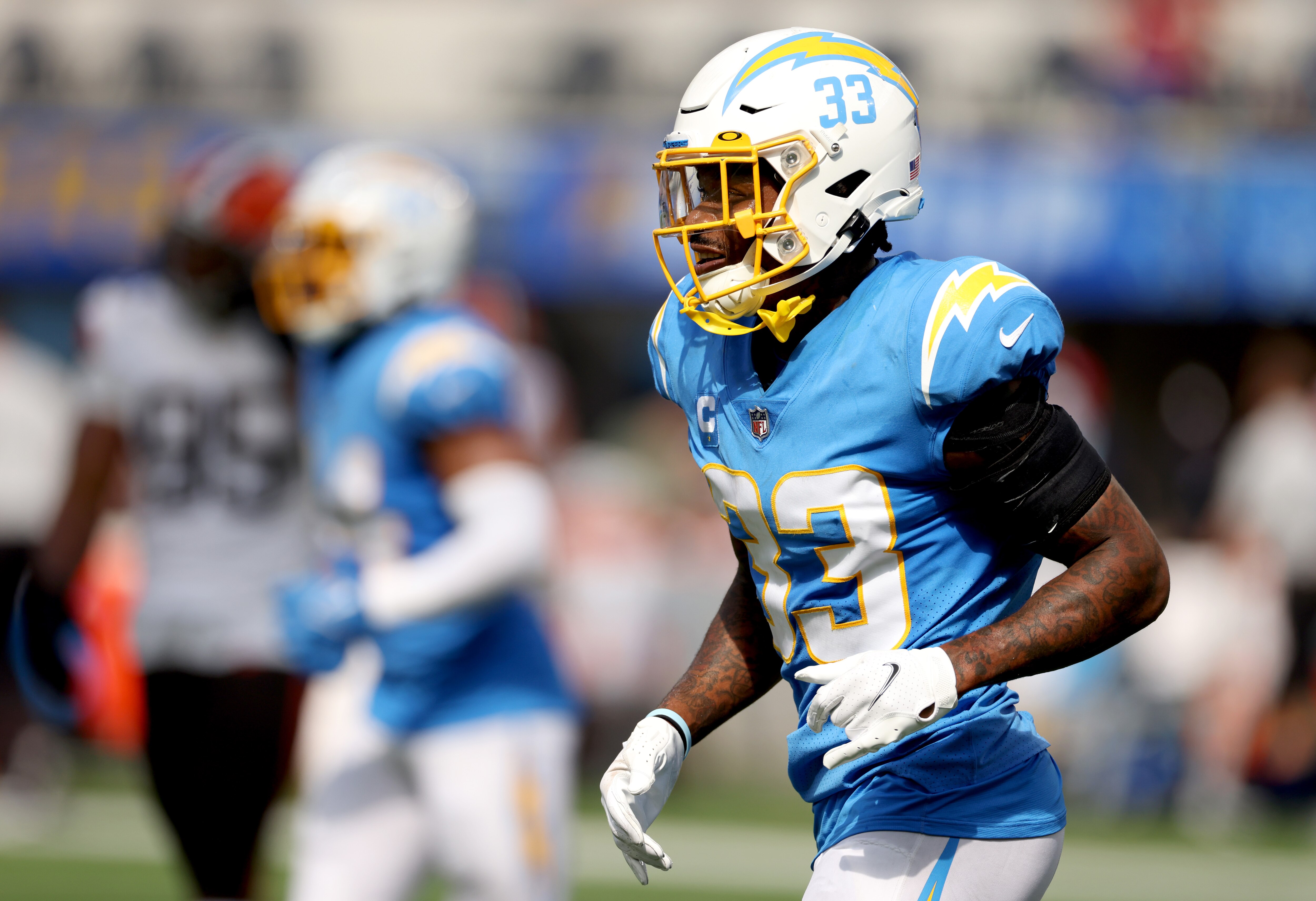 INGLEWOOD, CALIFORNIA - OCTOBER 10: Derwin James #33 of the Los Angeles Chargers celebrates after stopping the Cleveland Browns during a fourth down play during the second quarter at SoFi Stadium on October 10, 2021 in Inglewood, California. (Photo by Harry How/Getty Images)