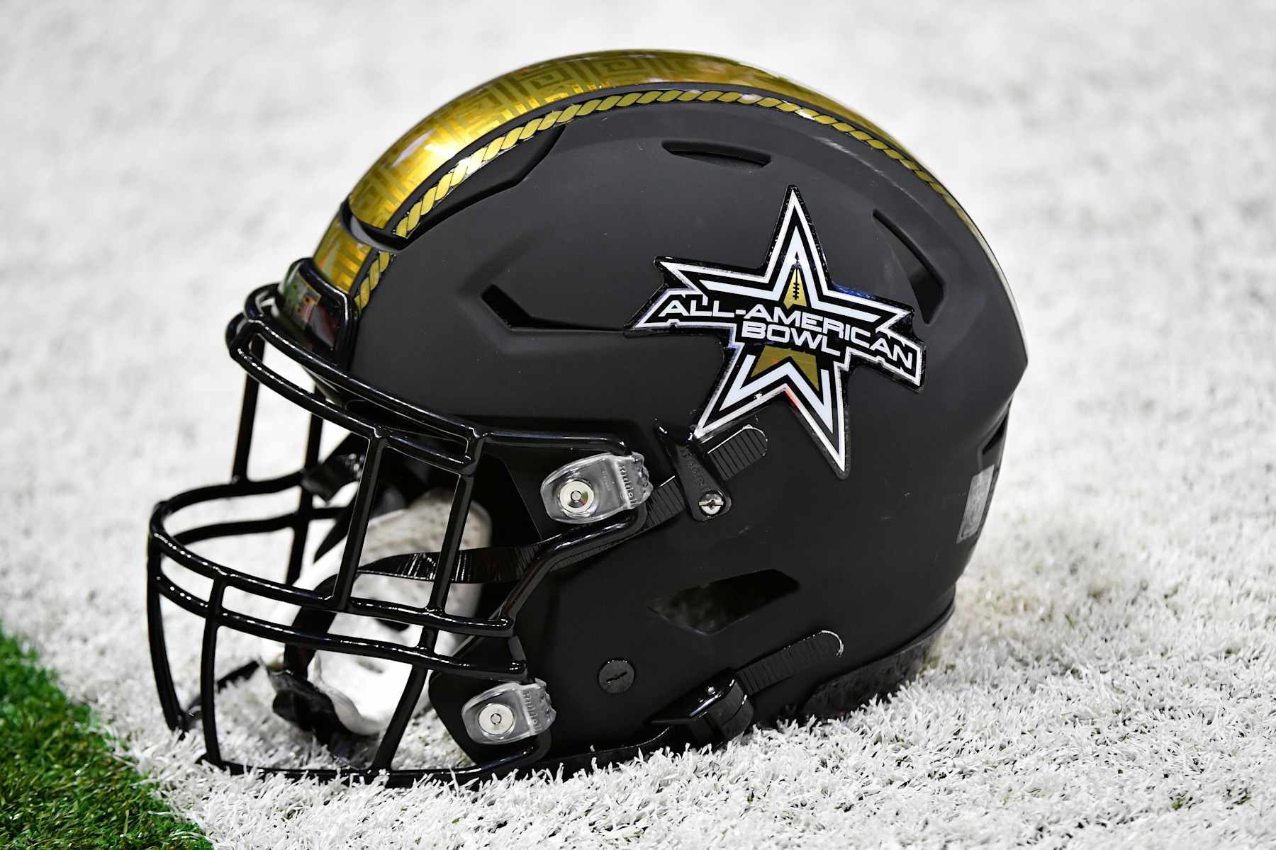 SAN ANTONIO, TEXAS - JANUARY 04: Detail shot of the East team helmet before the game against the West team during the All-American Game held at the Alamodome on January 04, 2020 in San Antonio, Texas. (Photo by Logan Riely/Getty Images) SAN ANTONIO, TEXAS - JANUARY 04: Detail shot of the East team helmet before the game against the West team during the All-American Game held at the Alamodome on January 04, 2020 in San Antonio, Texas. (Photo by Logan Riely/Getty Images)