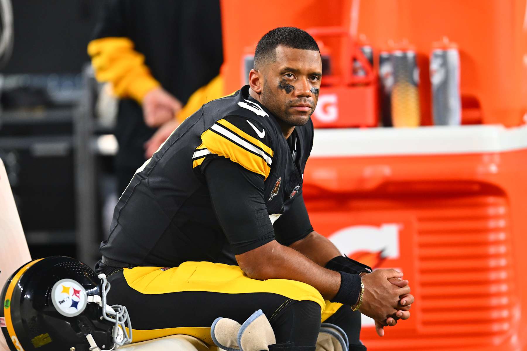 PITTSBURGH, PENNSYLVANIA - OCTOBER 20: Russell Wilson #3 of the Pittsburgh Steelers looks on from the sidelines during the third quarter against the New York Jets at Acrisure Stadium on October 20, 2024 in Pittsburgh, Pennsylvania. (Photo by Joe Sargent/Getty Images)