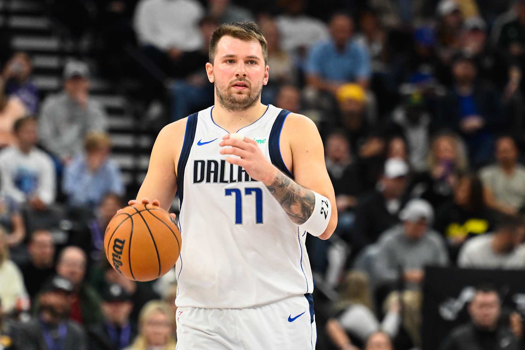 SALT LAKE CITY, UTAH - NOVEMBER 14: Luka Doncic #77 of the Dallas Mavericks in action during a game against the Utah Jazz at Delta Center on November 14, 2024 in Salt Lake City, Utah. NOTE TO USER: User expressly acknowledges and agrees that, by downloading and or using this photograph, User is consenting to the terms and conditions of the Getty Images License Agreement.  (Photo by Alex Goodlett/Getty Images)