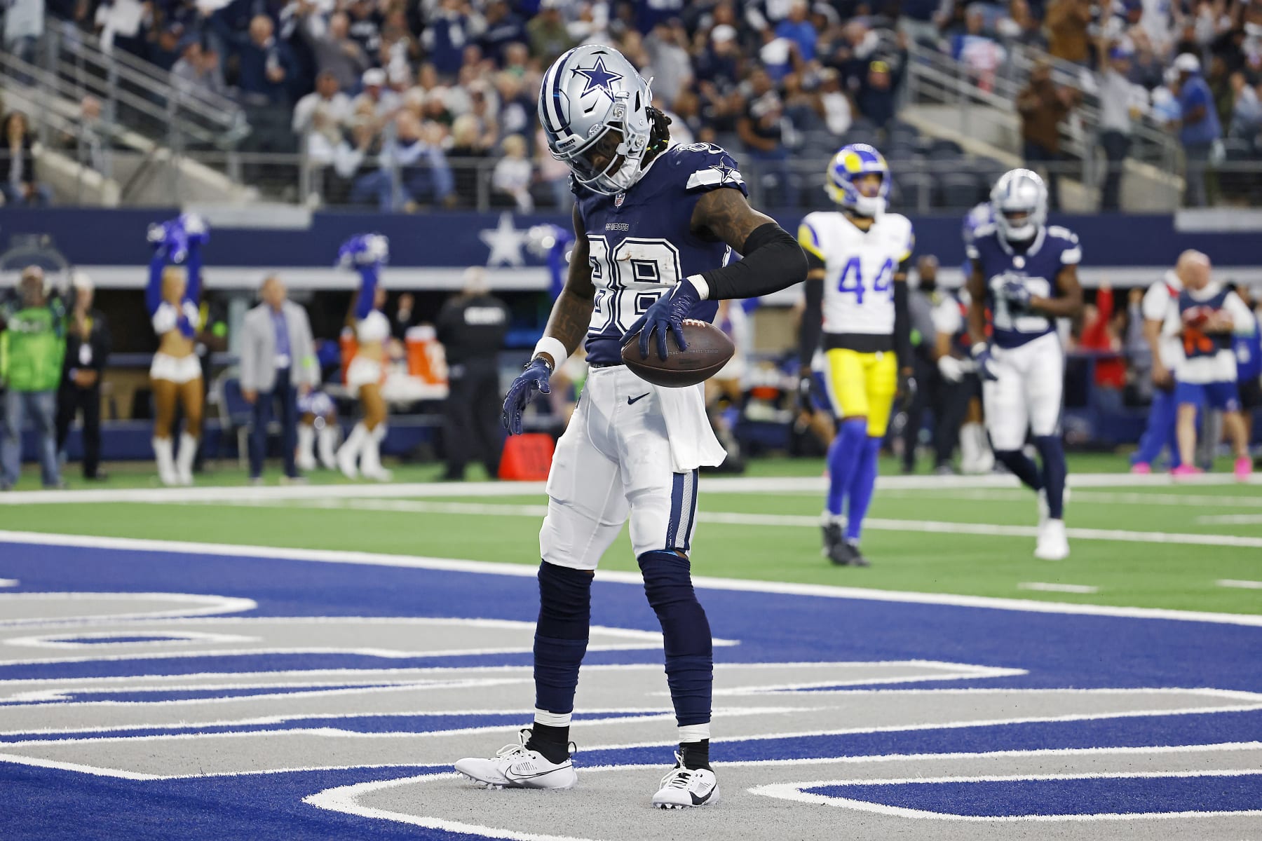 ARLINGTON, TEXAS - OCTOBER 29: CeeDee Lamb #88 of the Dallas Cowboys celebrates a touchdown in the second quarter of a game against the Los Angeles Rams at AT&T Stadium on October 29, 2023 in Arlington, Texas. (Photo by Ron Jenkins/Getty Images)