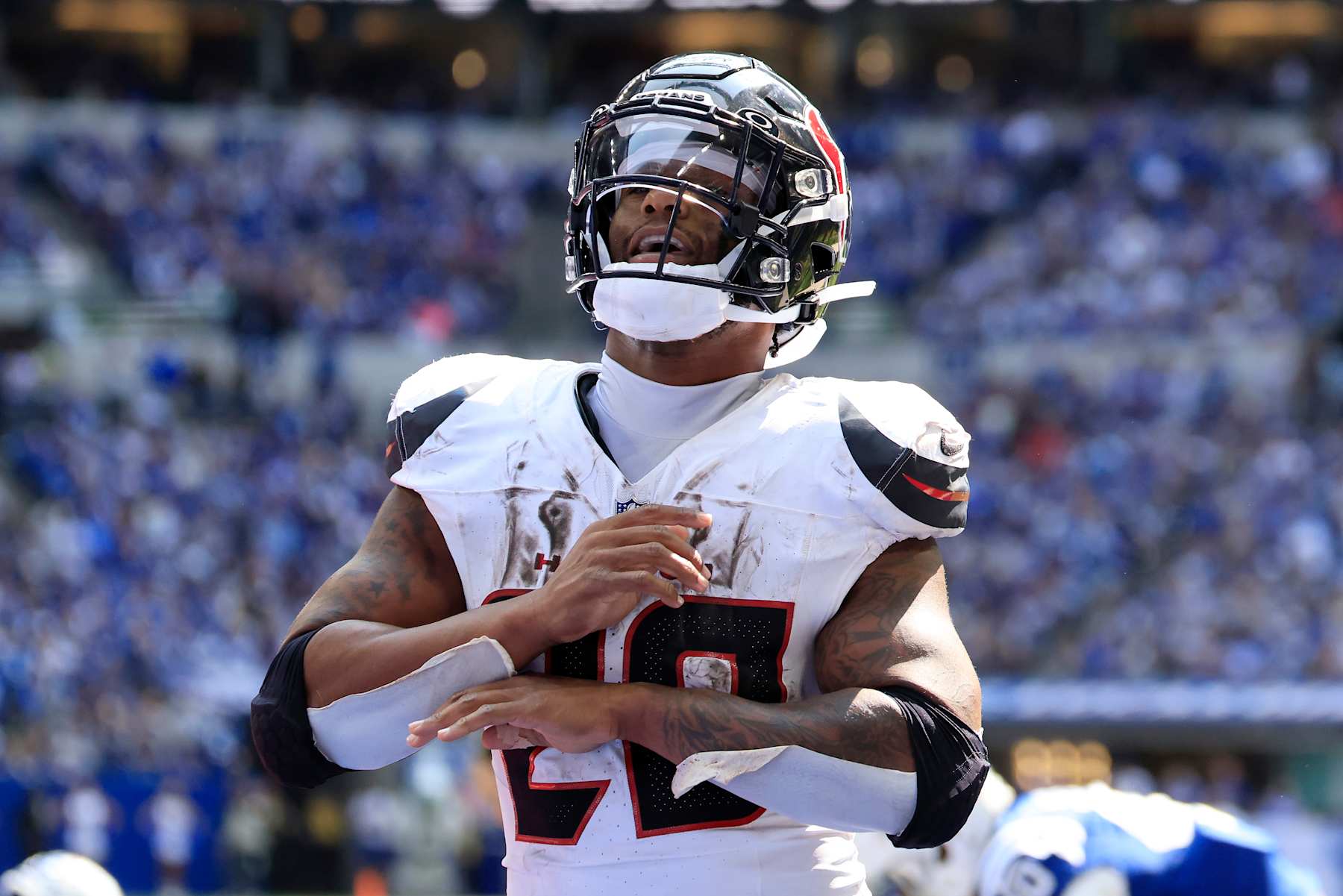 INDIANAPOLIS, INDIANA - SEPTEMBER 08: Joe Mixon #28 of the Houston Texans celebrates a touchdown against the Indianapolis Colts at Lucas Oil Stadium on September 08, 2024 in Indianapolis, Indiana. (Photo by Justin Casterline/Getty Images)
