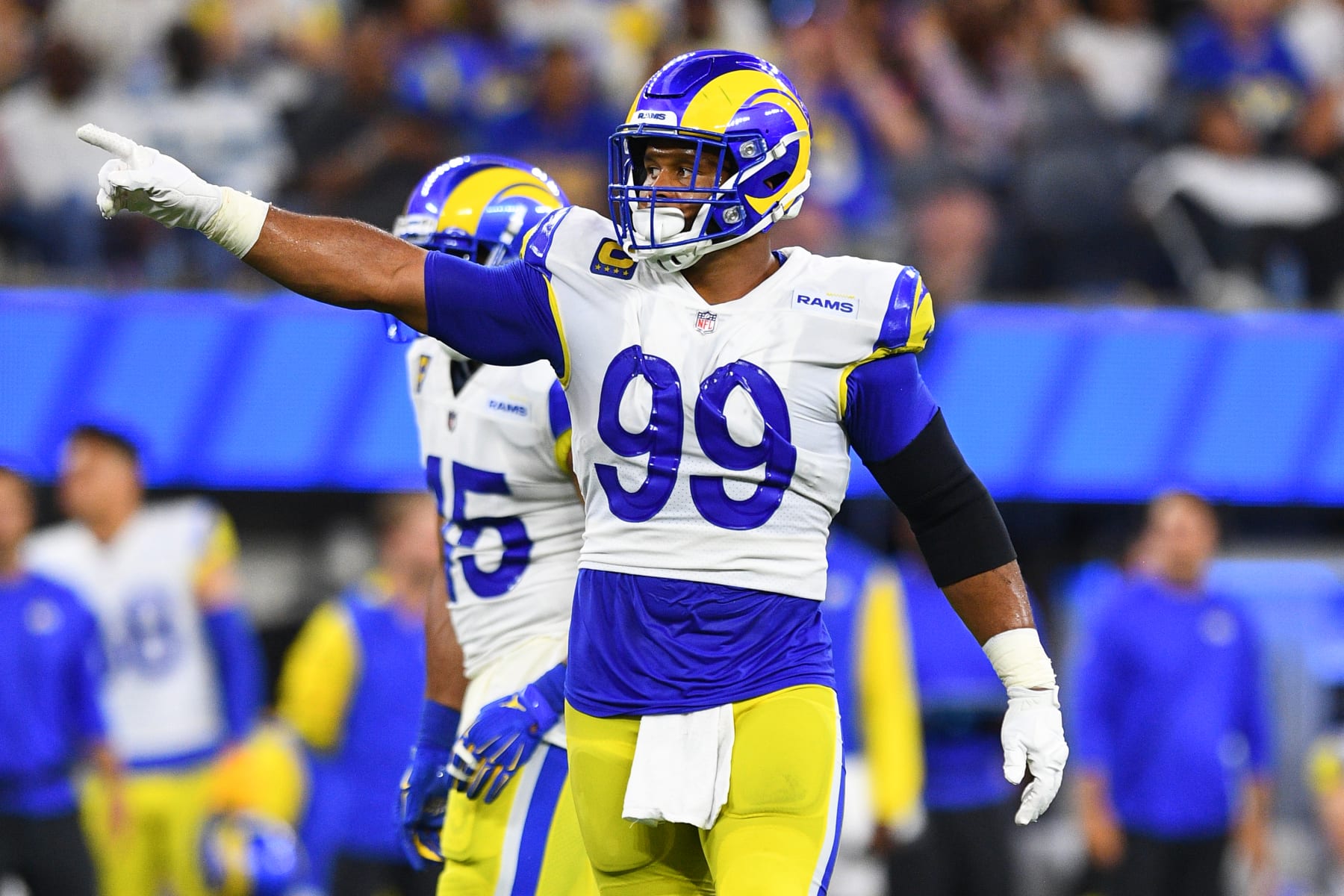 INGLEWOOD, CA - SEPTEMBER 08: Los Angeles Rams defensive tackle Aaron Donald (99) celebrates during the NFL game between the Buffalo Bills and the Los Angeles Rams on September 8, 2022, at SoFi Stadium in Inglewood, CA. (Photo by Brian Rothmuller/Icon Sportswire via Getty Images)