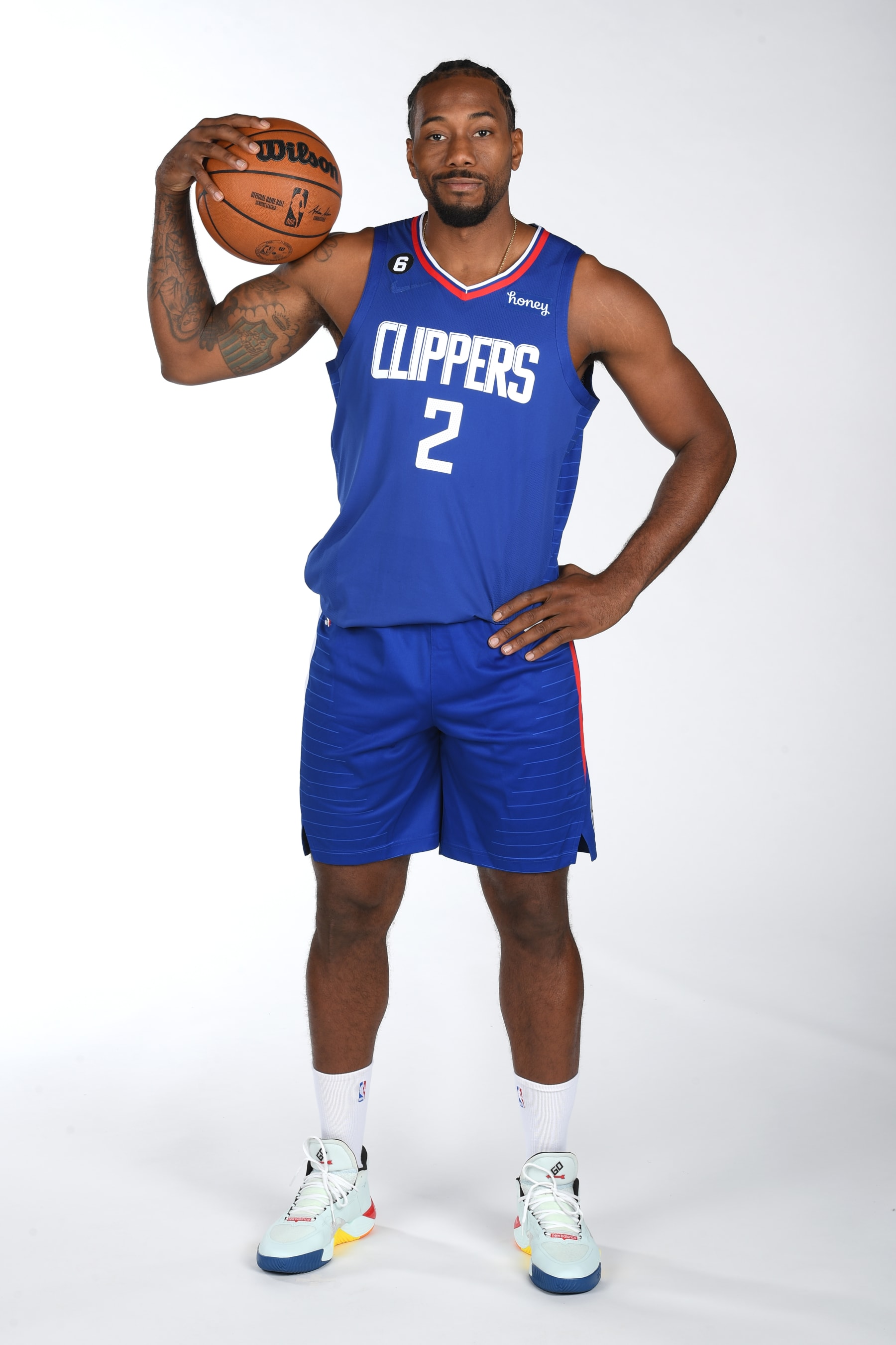 PLAYA VISTA, CA - SEPTEMBER 26: Kawhi Leonard #2 of the LA Clippers poses for a portrait during NBA Media Day on September 26, 2022 at the Honey Training Center in Playa Vista, California. NOTE TO USER: User expressly acknowledges and agrees that, by downloading and/or using this photograph, User is consenting to the terms and conditions of Getty Images License Agreement. Mandatory Copyright Notice: Copyright 2022 NBAE (Photo by Juan Ocampo/NBAE via Getty Images)