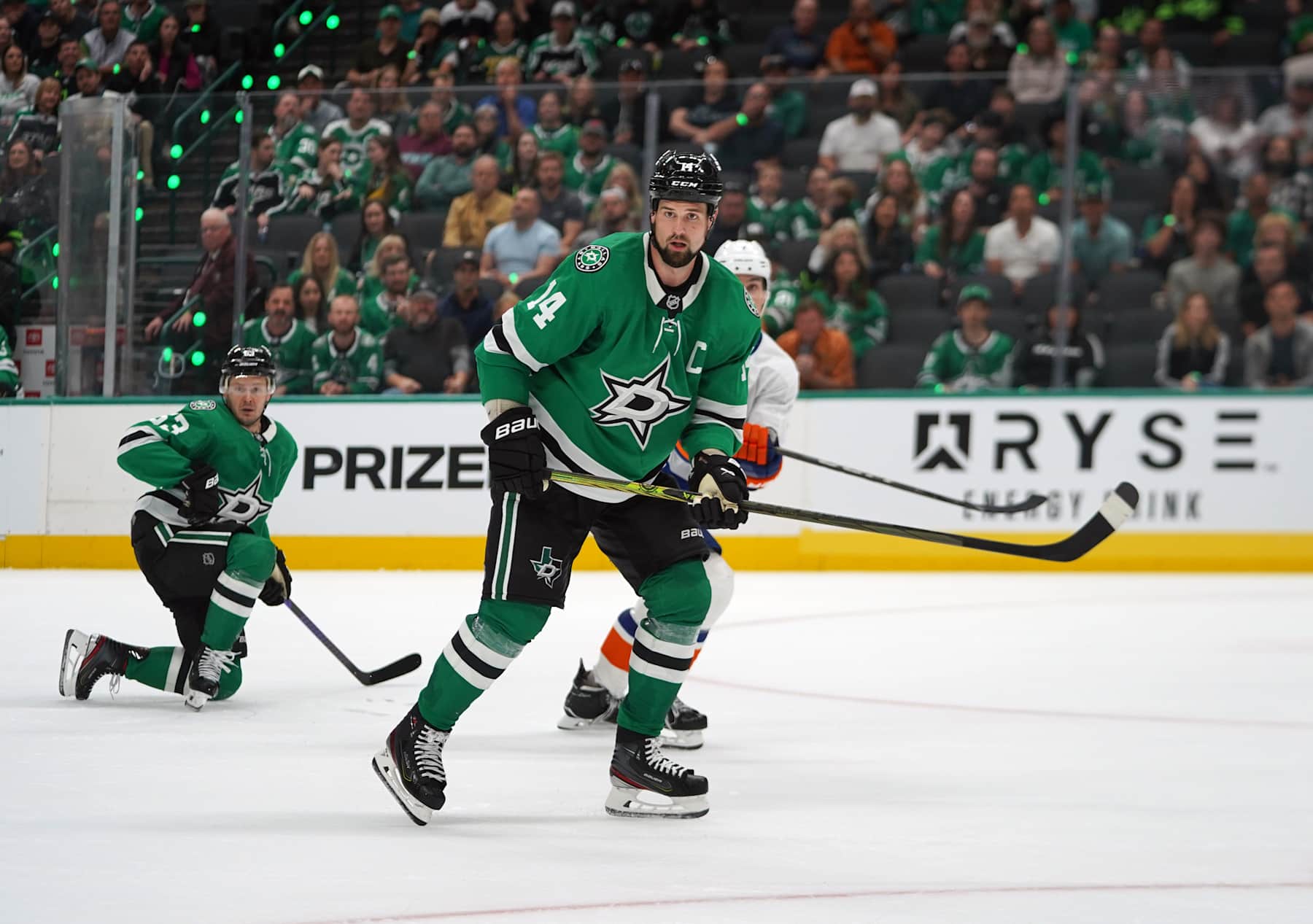 DALLAS, TEXAS, UNITED STATES - 2024/10/12: Jamie Benn  #14 of Dallas Stars during the NHL  match between the Dallas Stars and the New York Islanders   at American Airlines Center.  Dallas Stars defeats Minnesota Wild 3-0. (Photo by Javier Vicencio/Eyepix Group/LightRocket via Getty Images)