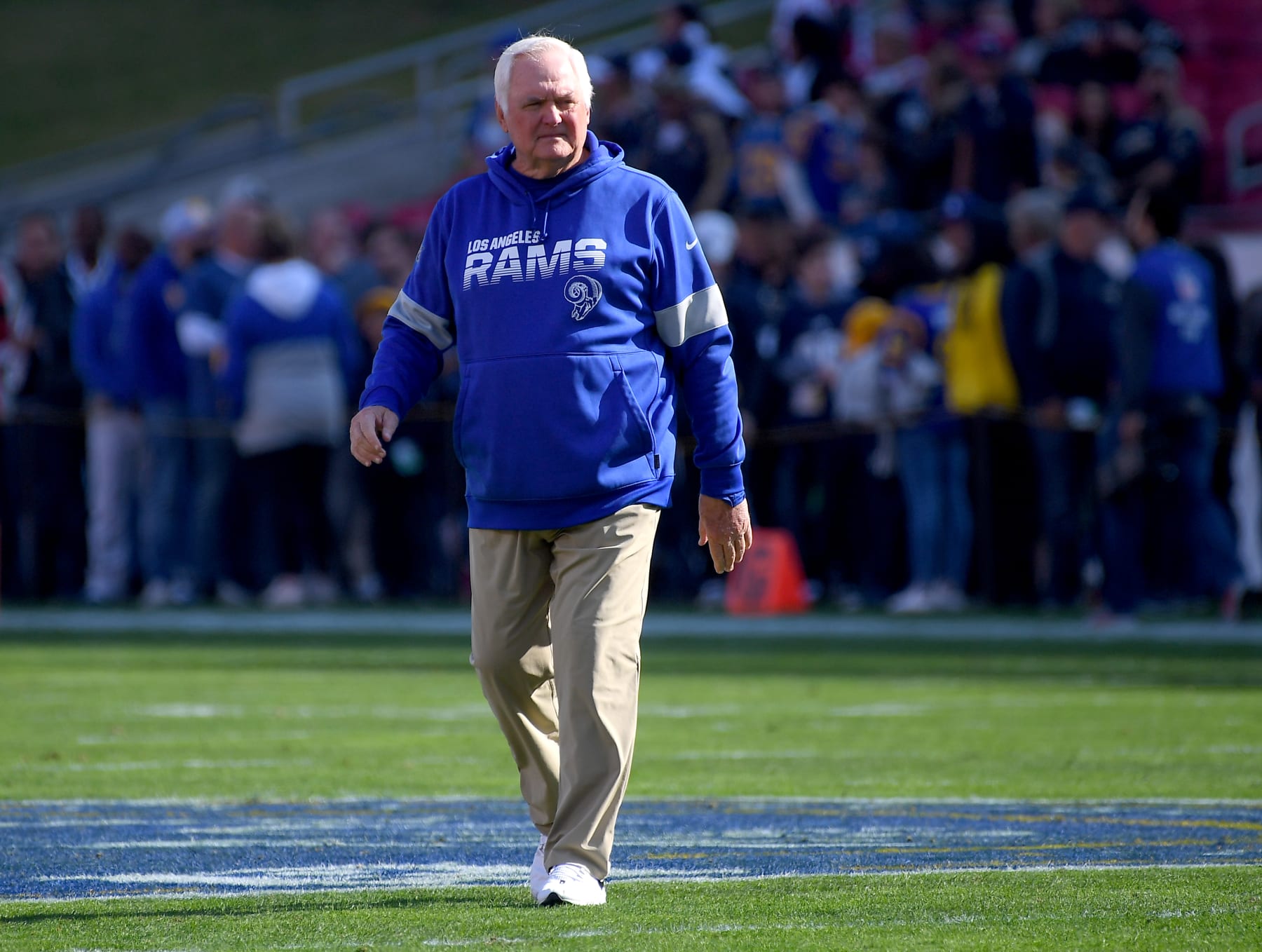LOS ANGELES, CA - DECEMBER 29: Defensive coordinator Wade Phillips of the Los Angeles Rams walks on the field during pregame warm up for the game against the Arizona Cardinals at the Los Angeles Memorial Coliseum on December 29, 2019 in Los Angeles, California. (Photo by Jayne Kamin-Oncea/Getty Images)