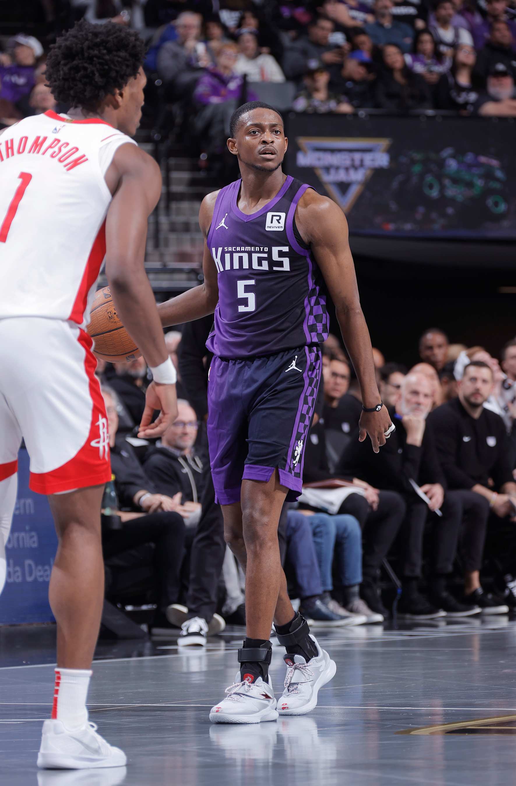 SACRAMENTO, CA - DECEMBER 3: De'Aaron Fox #5 of the Sacramento Kings brings the ball up the court during the game against the Houston Rockets in the NBA Cup on December 3, 2024 at Golden 1 Center in Sacramento, California. NOTE TO USER: User expressly acknowledges and agrees that, by downloading and or using this photograph, User is consenting to the terms and conditions of the Getty Images Agreement. Mandatory Copyright Notice: Copyright 2024 NBAE (Photo by Rocky Widner/NBAE via Getty Images)