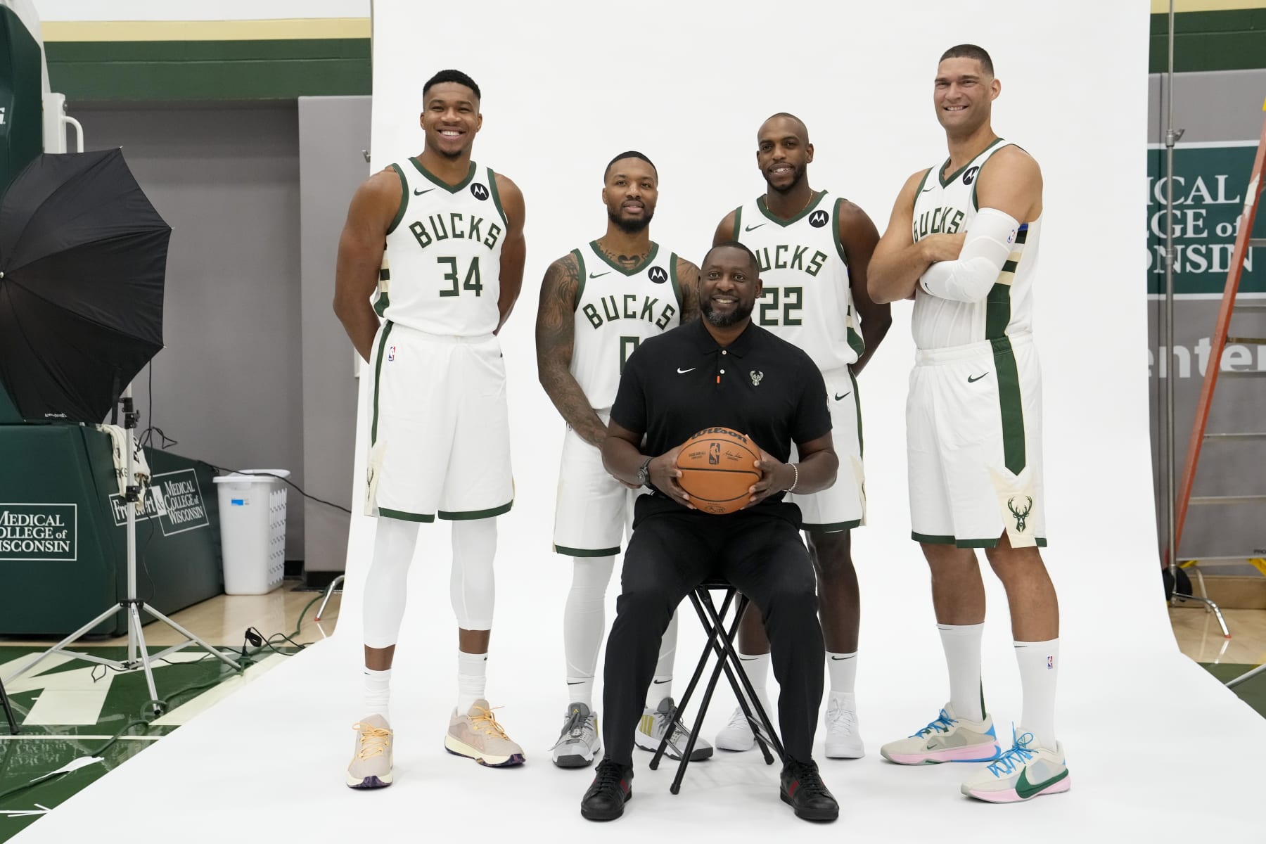 MILWAUKEE, WISCONSIN - OCTOBER 02: Head coach Adrian Griffin of the Milwaukee Bucks poses for portraits with (L-R) Giannis Antetokounmpo #34, Damian Lillard #0, Khris Middleton #22 and Brook Lopez #11 during media day on October 02, 2023 in Milwaukee, Wisconsin. NOTE TO USER: User expressly acknowledges and agrees that, by downloading and or using this photograph, User is consenting to the terms and conditions of the Getty Images License Agreement. (Photo by Patrick McDermott/Getty Images)