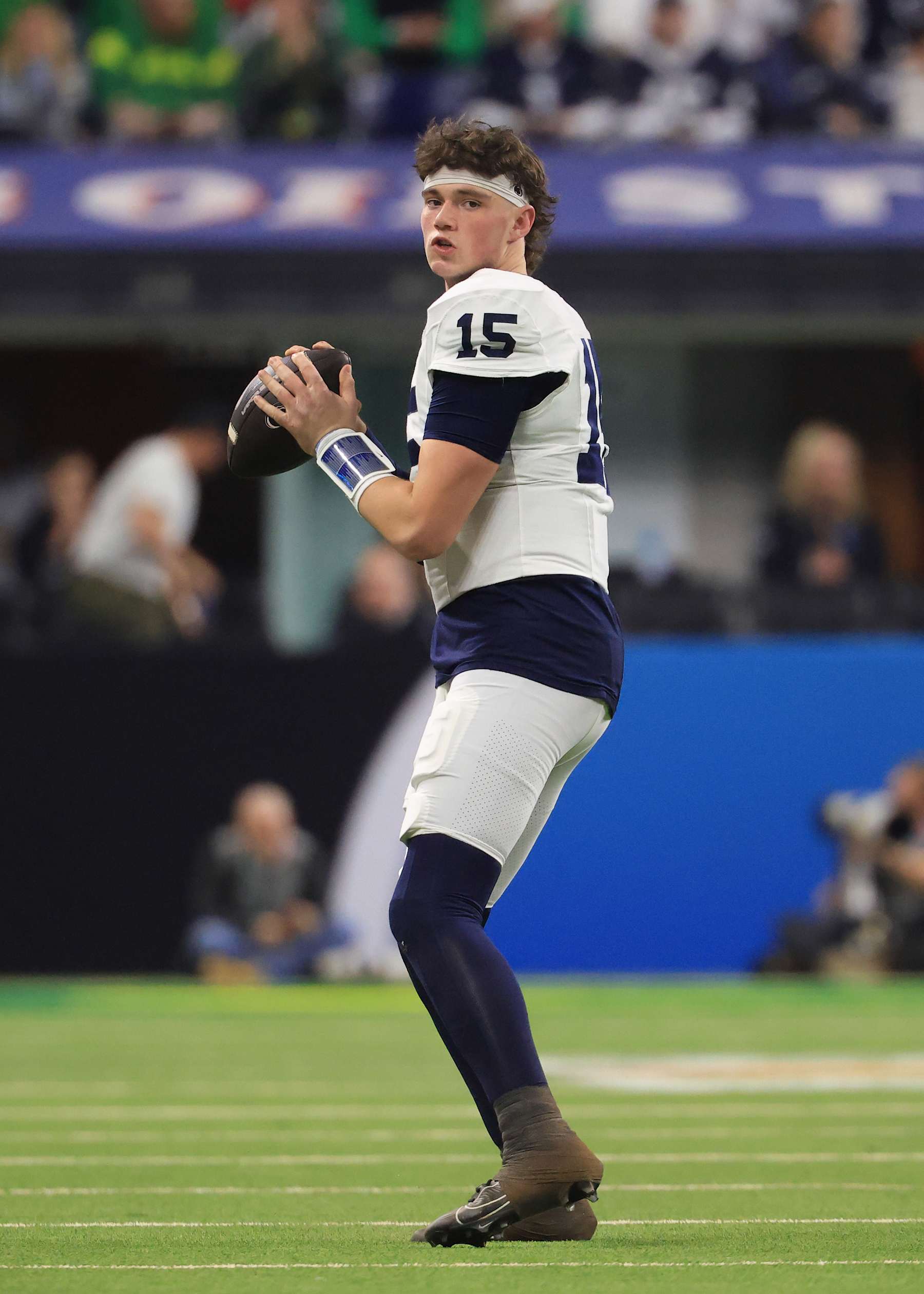 INDIANAPOLIS, INDIANA - DECEMBER 07: Drew Allar #15 of the Penn State Nittany Lions warms up during the first half against the Oregon Ducks in the 2024 Big Ten Football Championship at Lucas Oil Stadium on December 07, 2024 in Indianapolis, Indiana. (Photo by Justin Casterline/Getty Images)