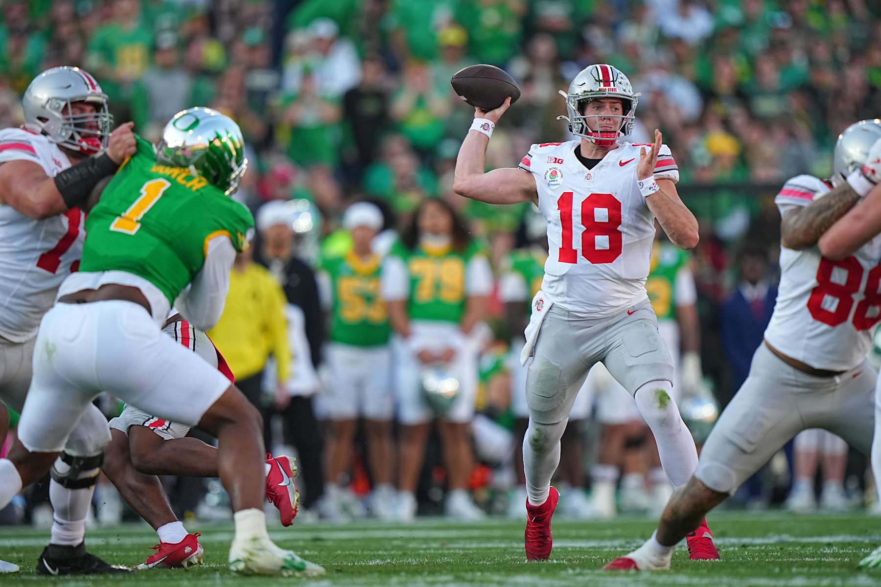 College Football: Rose Bowl: Ohio State Will Howard (18) in action, throws the football vs Oregon at the Rose Bowl. Pasadena, FL 1/1/2025 CREDIT: Erick W. Rasco (Photo by Erick W. Rasco/Sports Illustrated via Getty Images) (Set Number: X164653 TK1)